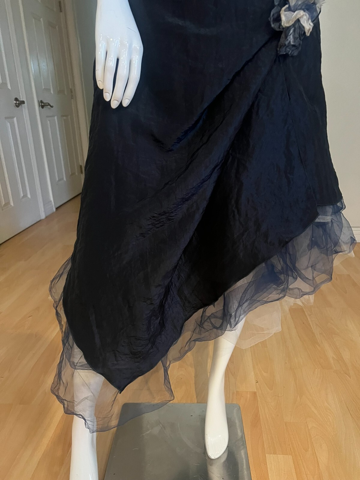 VINTAGE LINEA RAFFAELLI STRAPLESS ROSETTE TAFFETA DRESS SIZE 40 IT / 4 US
