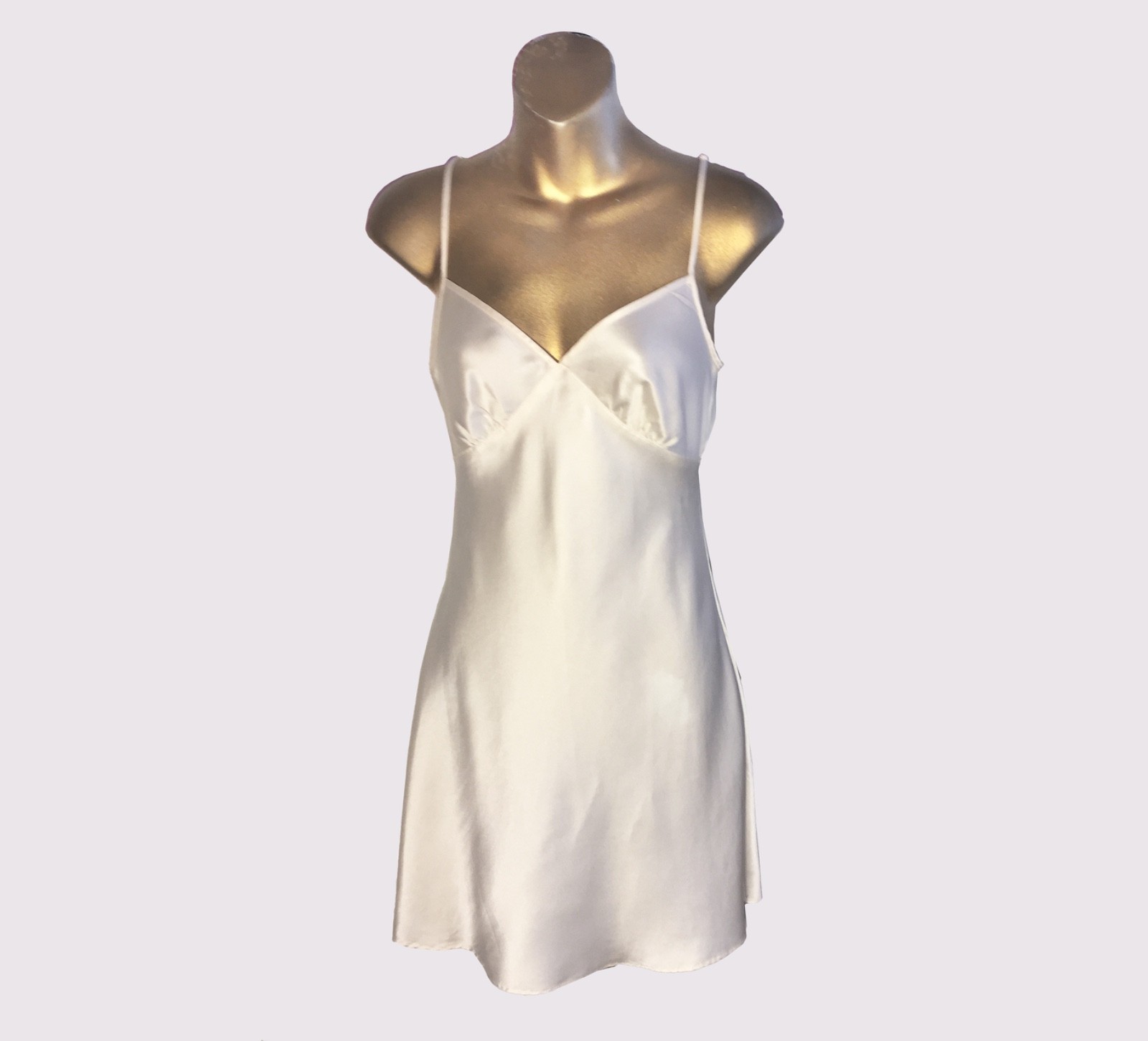 VTG LNC Y2K VICTORIA&rsquo;S SECRET 100% IVORY SILK CHEMISE MINIMALIST BRIDE LUXE XS-4