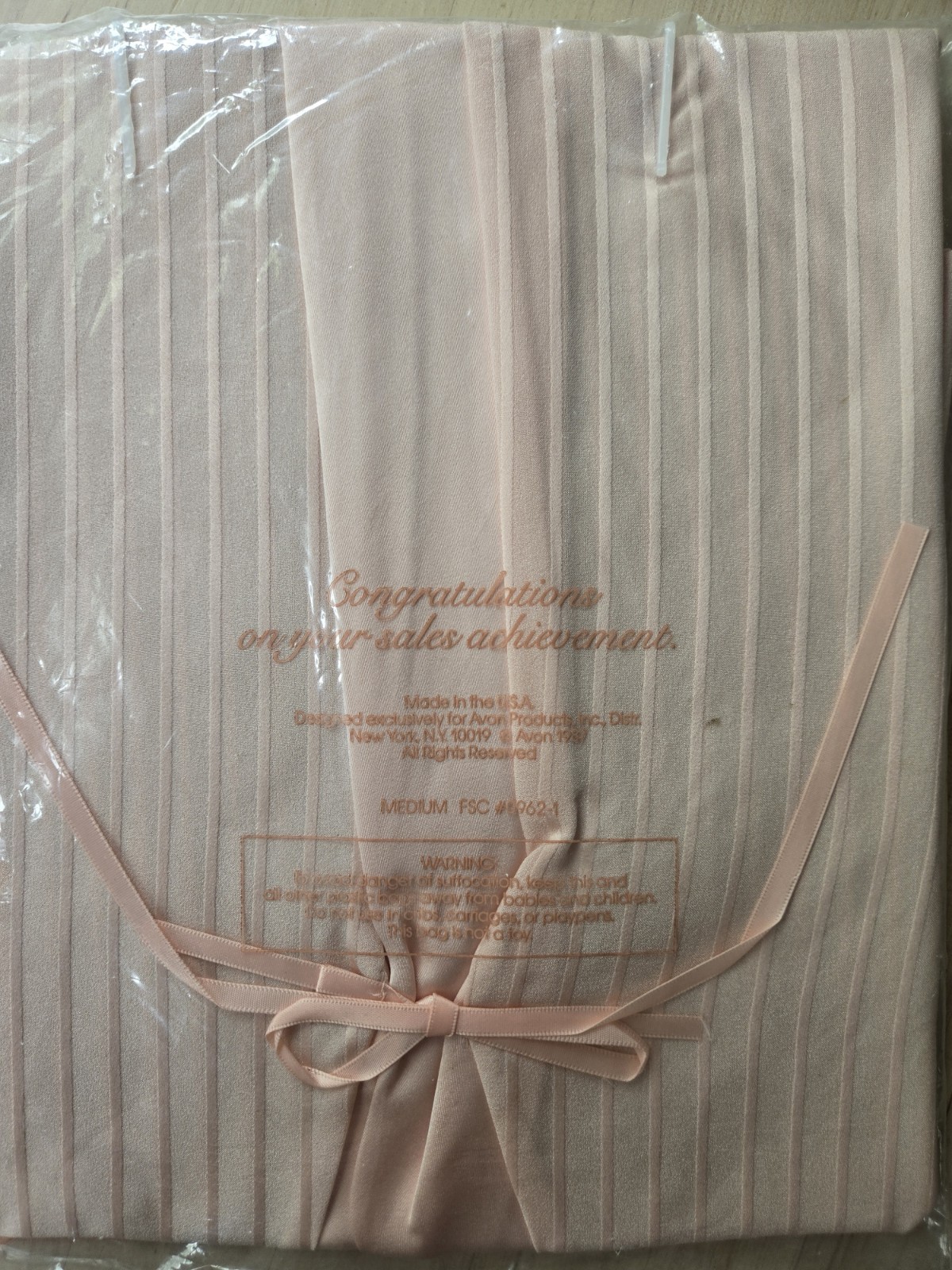Old Stock 1987 Avon Sales Achievement Private World Peach Bed Robe Sz Medium