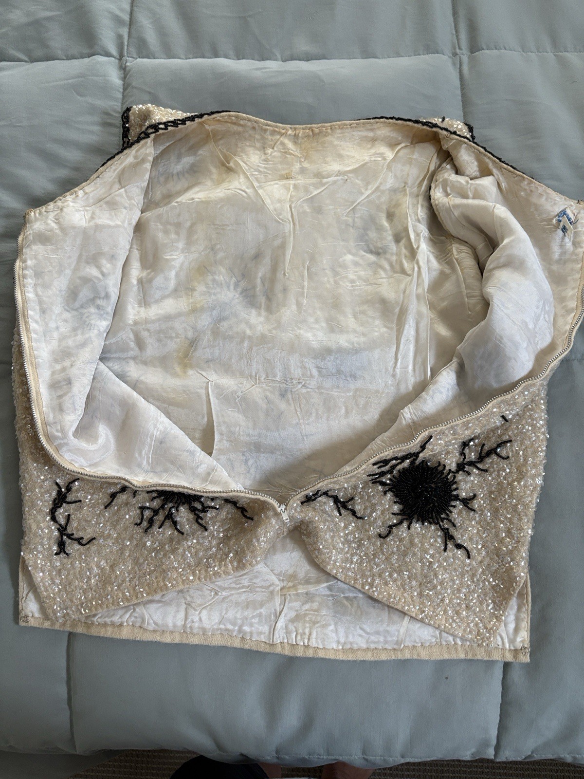 1950s Hand Beaded SequenceTop in Cream and Black. Made in Hong Kong | Large