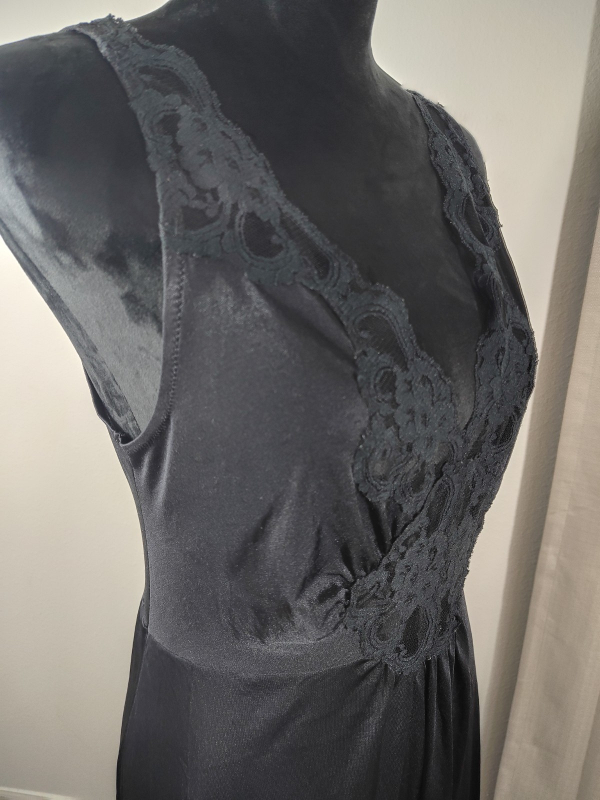 Vintage Sears Inner Most Black Maxi Nightgown Lingerie Lace Size Small Fits…