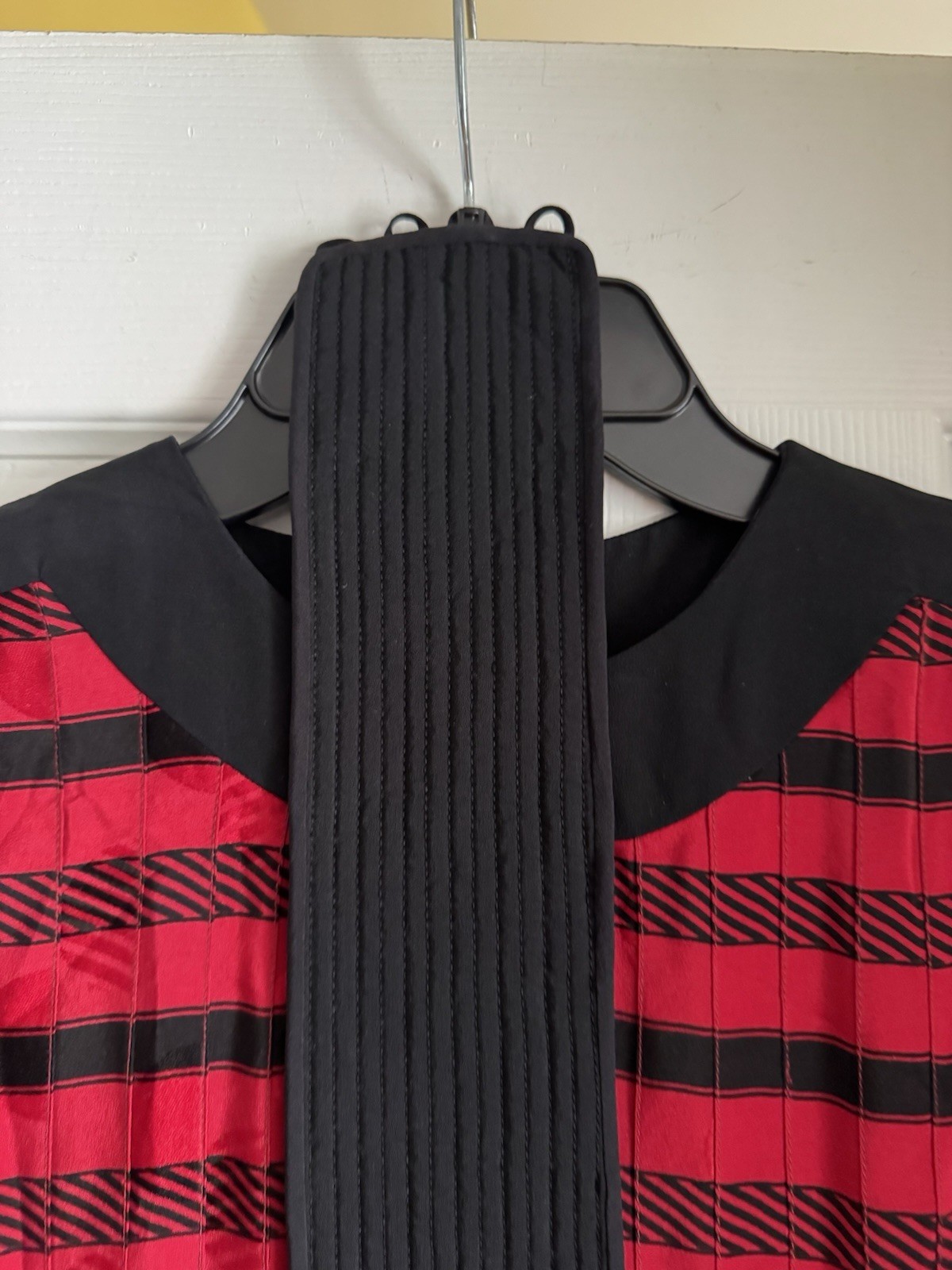 Vintage Aurora Ruffolo Custom Made Silk Satin Black/Red Pleated Dress Size 10/12