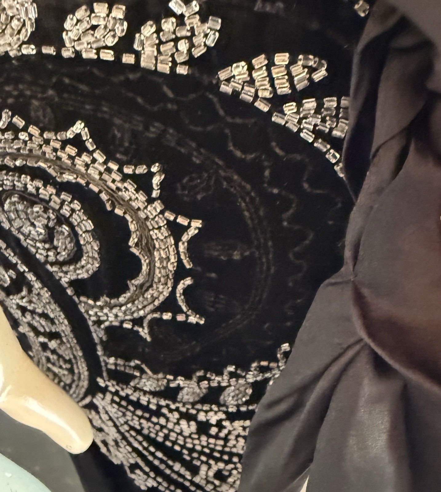 VINTAGE 1920 BEADED VELVET SHEATH