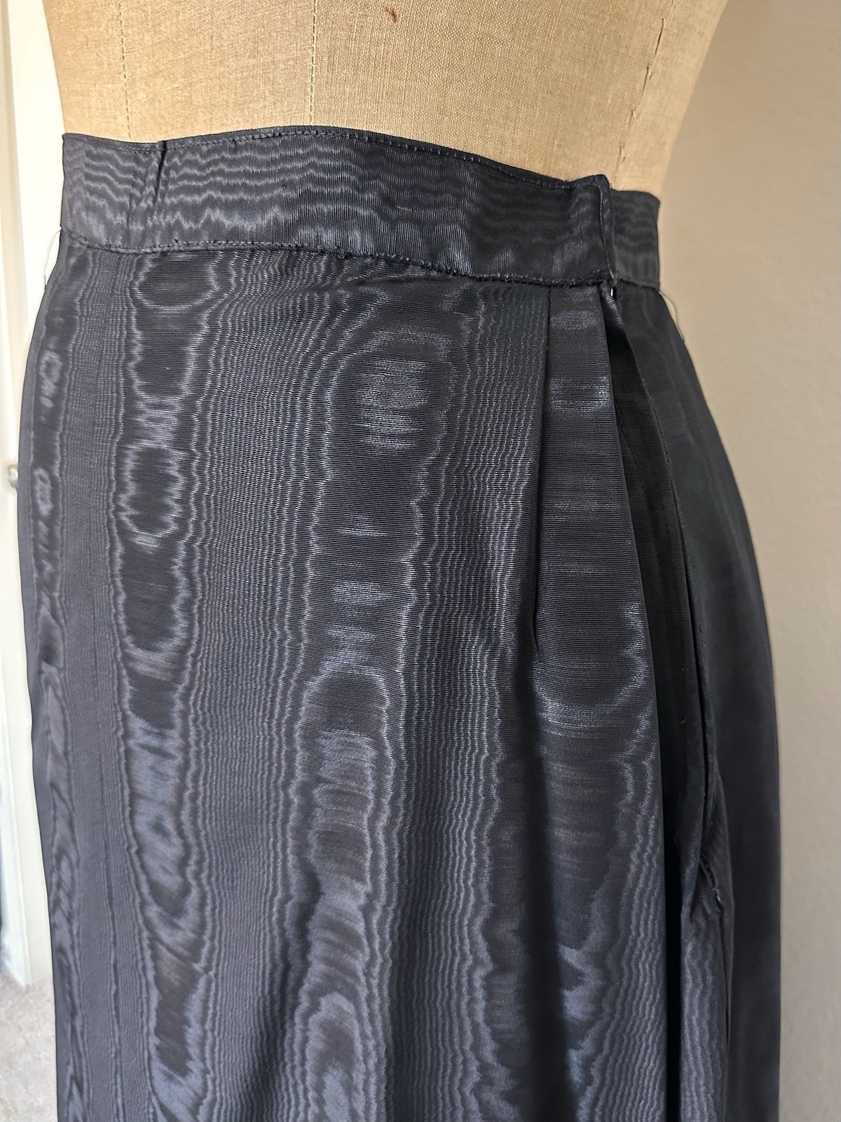1940s Gothic Noir Glamour Moiré Suit Plus Size 32 + Waist