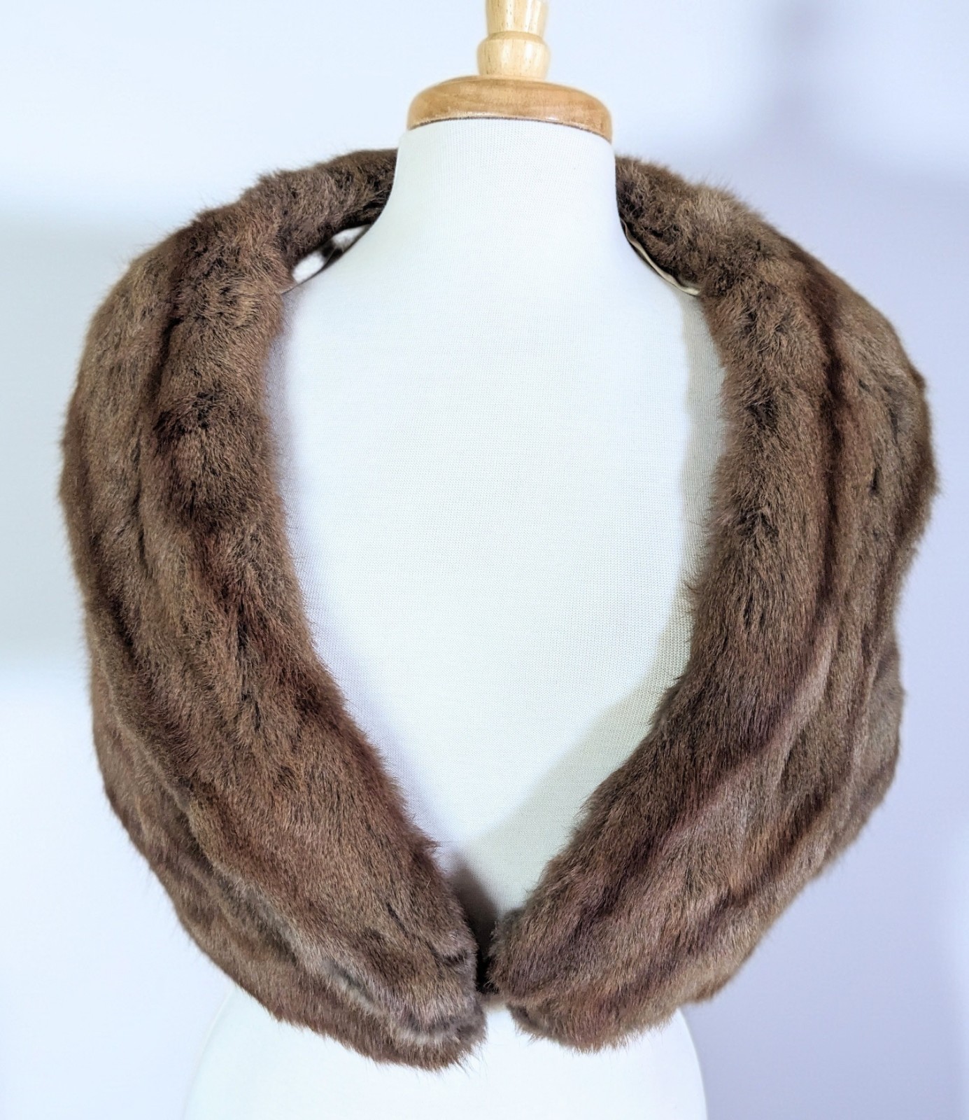 Vintage 1940s A-F Schwalbe Furs Toledo Mink Capelet Real Fur Multi-Tone Brown