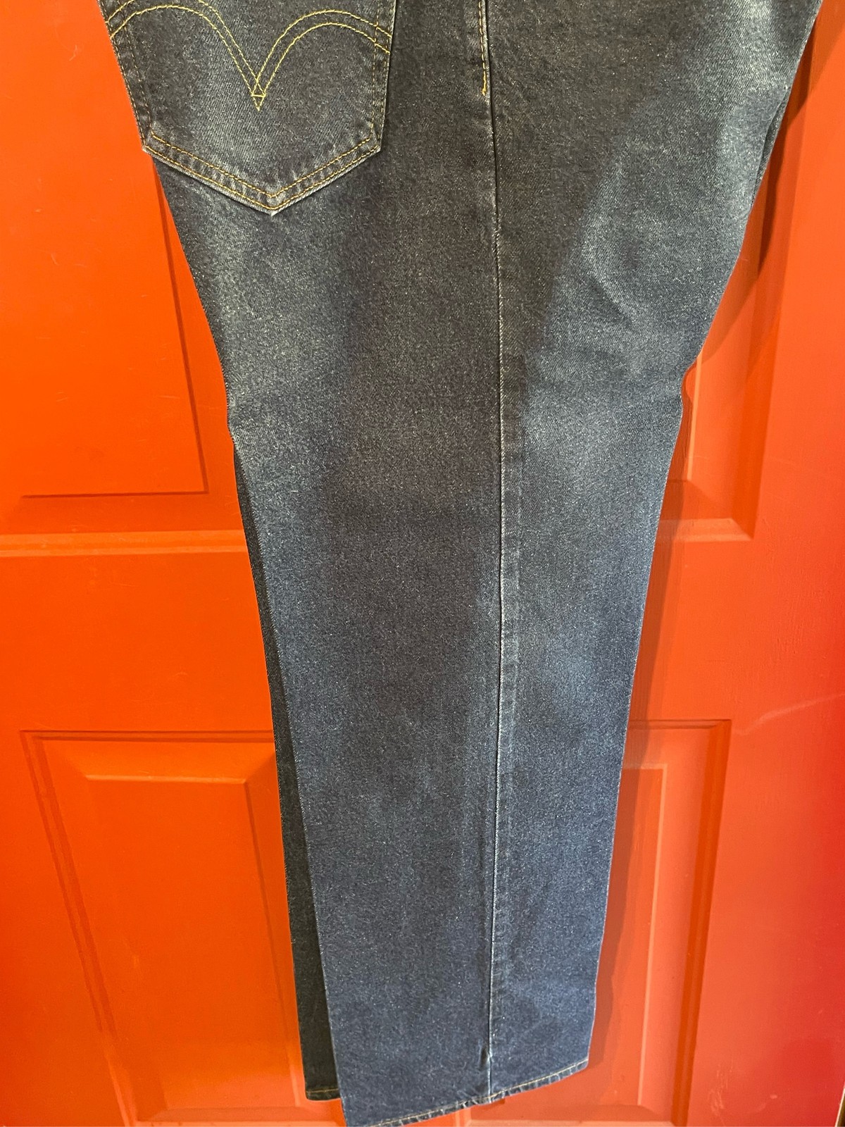 Levi&rsquo;s 505 Men&rsquo;s 42×32 Regular Straight Fit Dark Wash Blue Denim Jeans (#M)
