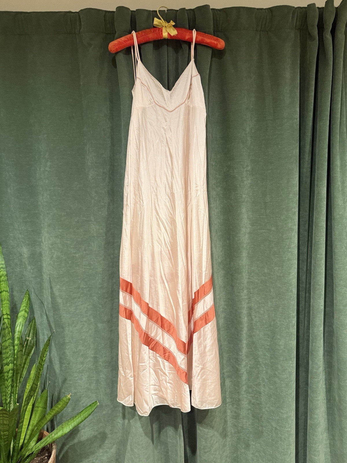 Vintage 1960’s Vassarette Slip Nightgown Size M Peach Rose Gold