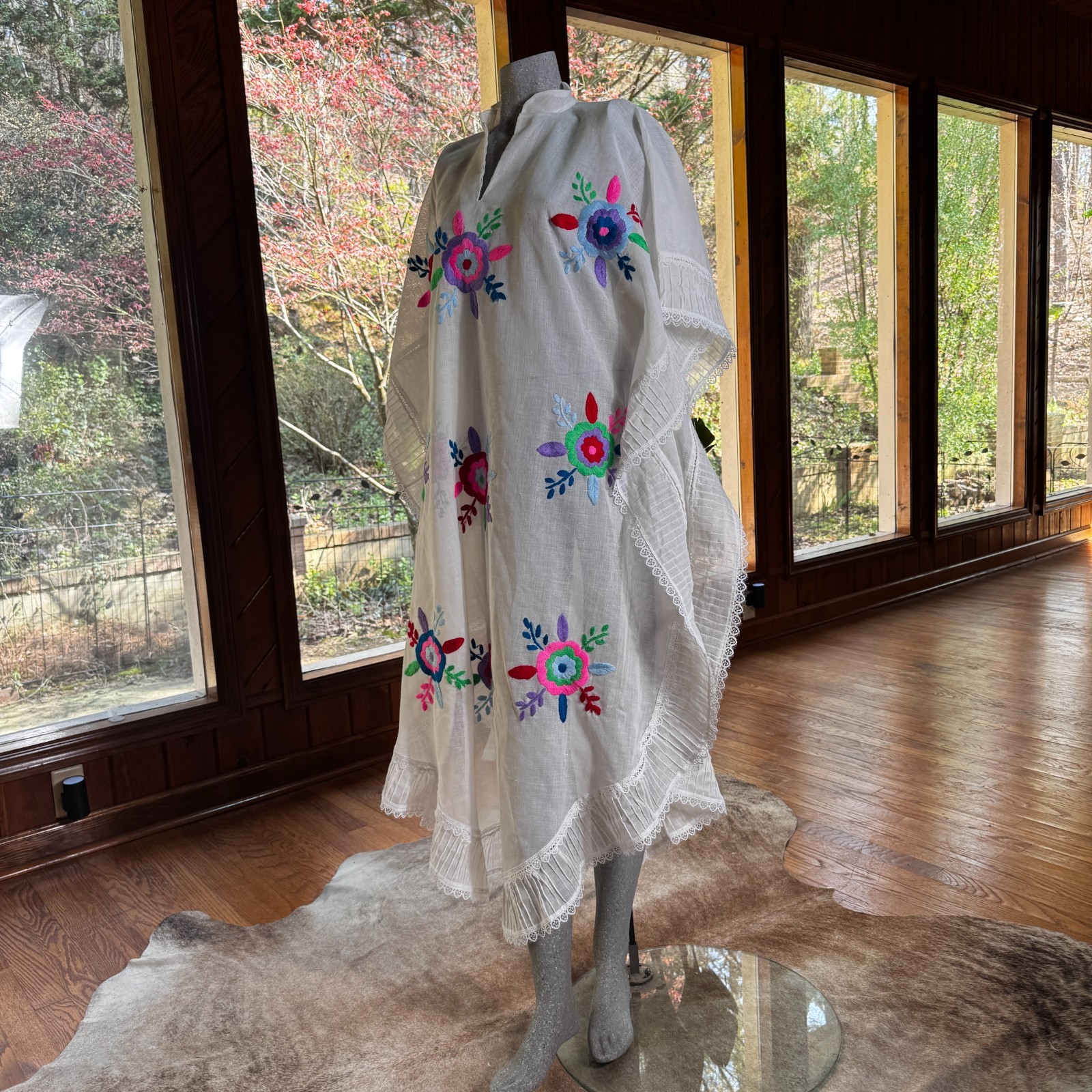 Vintage 1970s Kaftan Hand Embroidered Floral Motifs Folk Art Festival Poncho OS