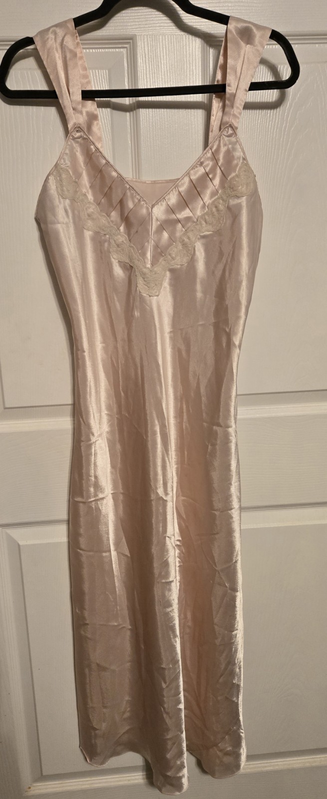 Lovely Antique Beige/ Pink Satin Shiny Gown Bust 36