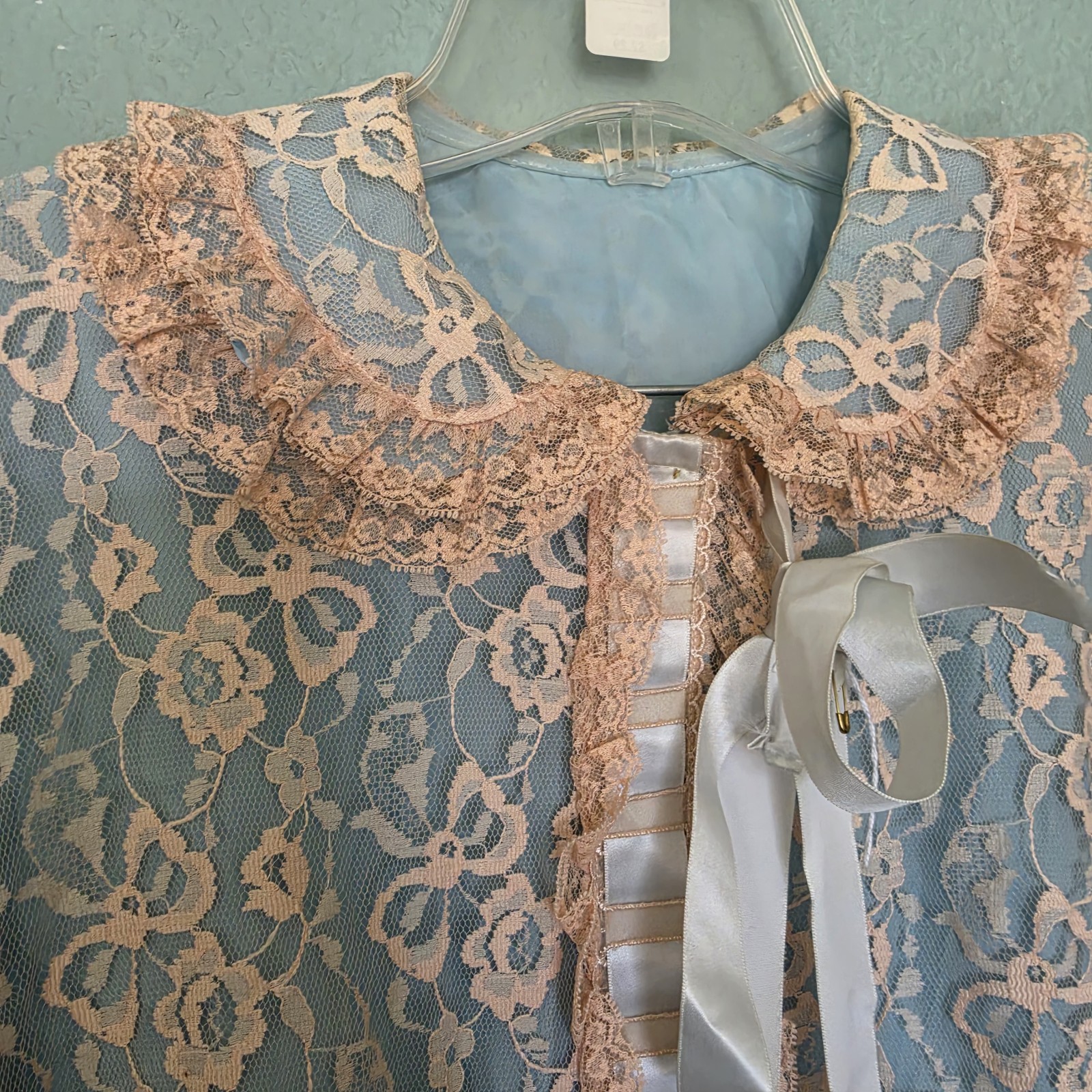 Odette Barsa Vtg Budoir Retro Lace Beige Blue Robe House Coat Dressing Gown Glam