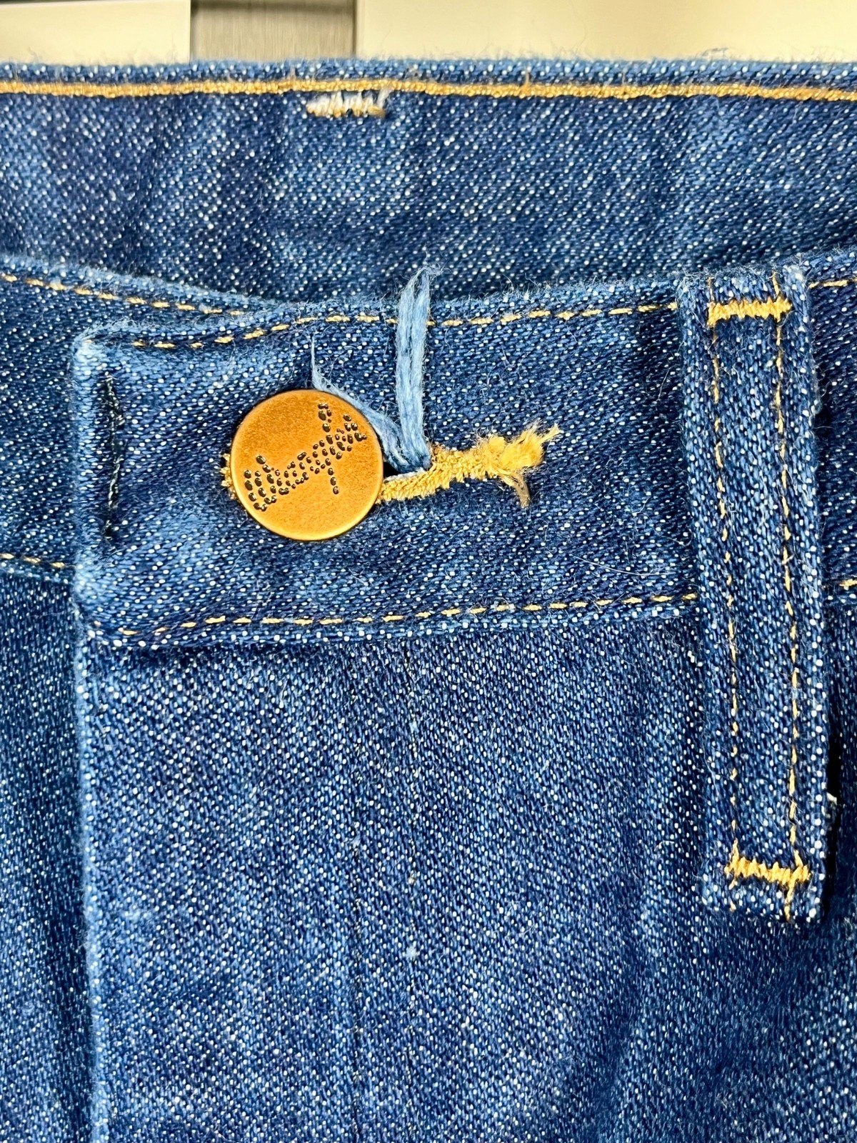 Modern early 2000&rsquo;s WRANGLER cut 13MWZ dark blue 100% cotton denim jeans 33×34&Prime;