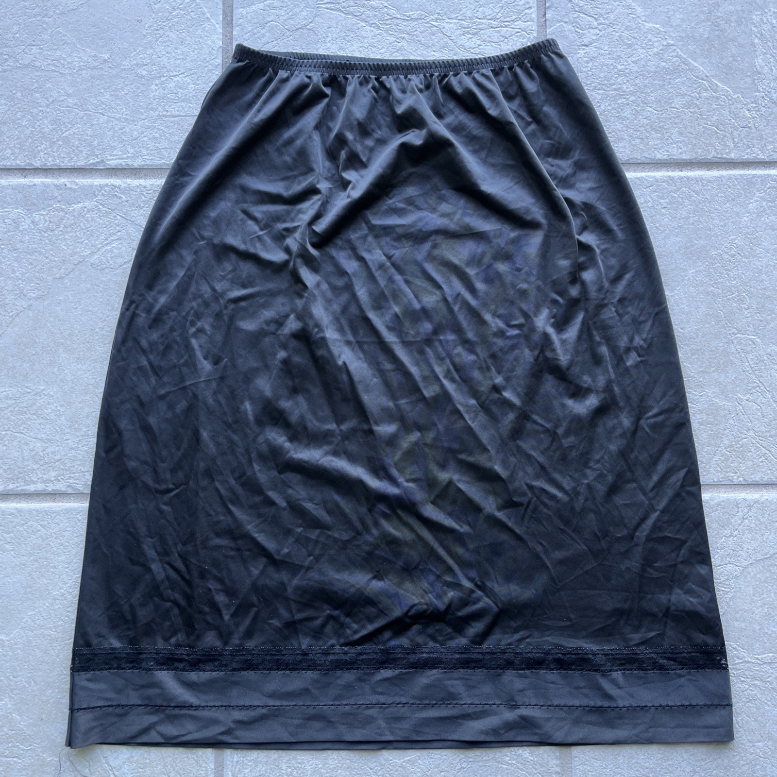 VINTAGE Lorraine Half Slip BLACK Size MEDIUM TALL Silky Satin Lace Nylon
