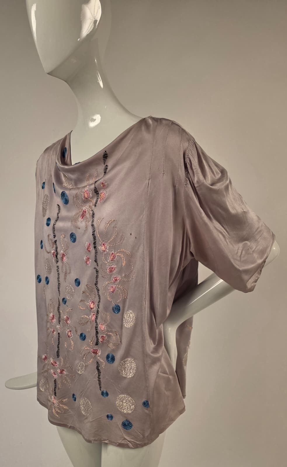 FLAPPER 1920’S RAYON JERSEY BLOUSE W RICH EMBROIDERY 