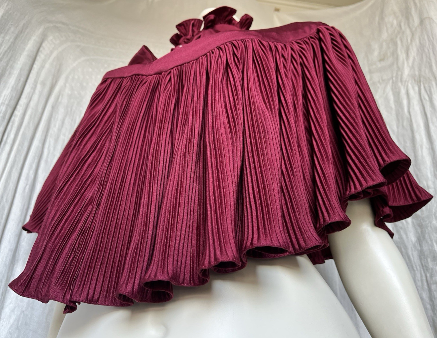 Vintage 1970s Capelet Cape Topper Ruffle Collar Pleated Gothic Vampy Evening Med