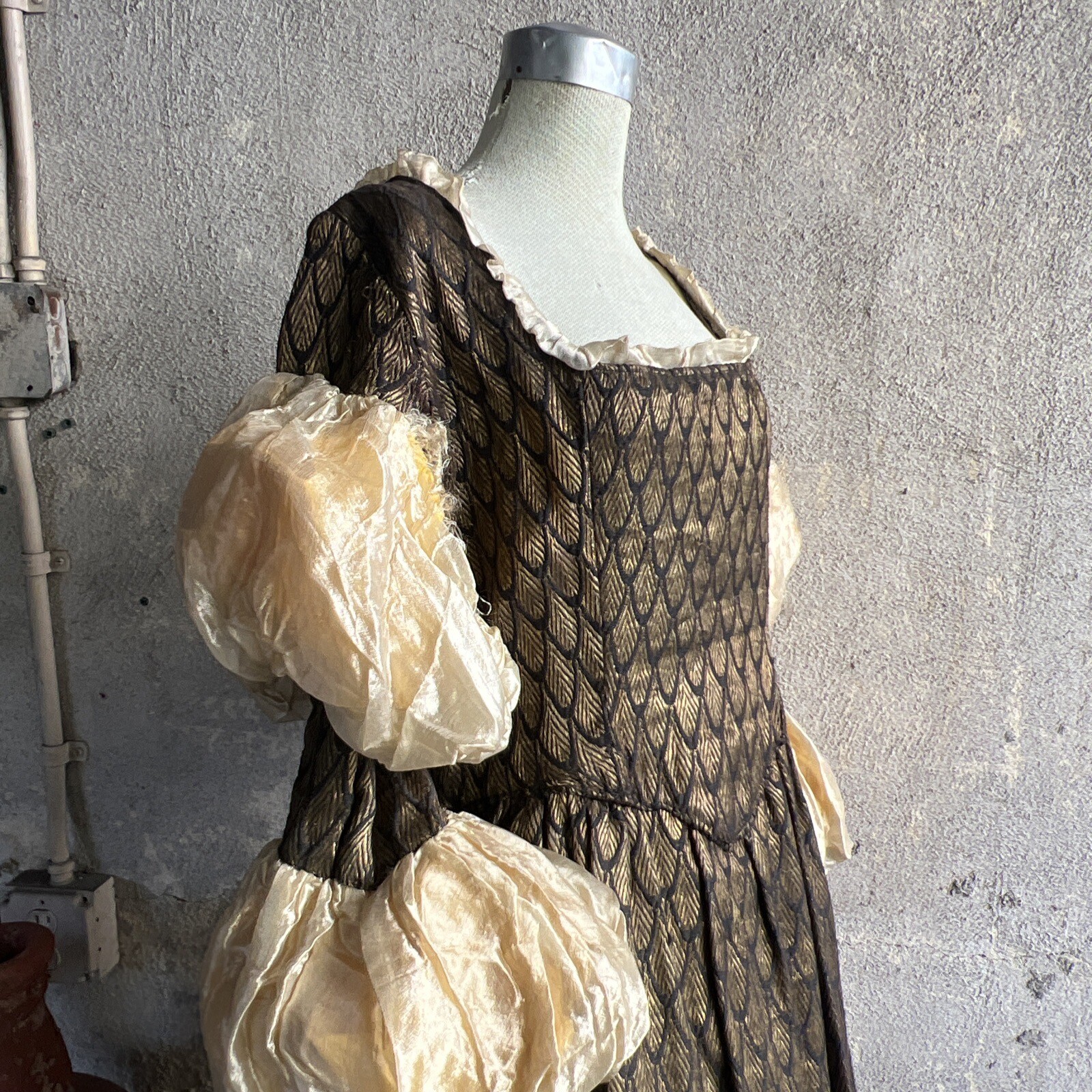 Antique Edwardian Gold Lamé Fish Scale Dress Gown Puff Sleeve Costume Vintage
