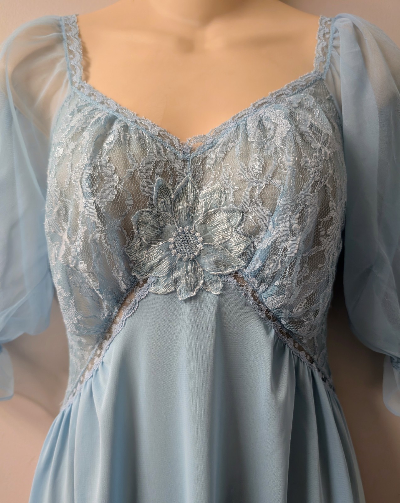 Vintage 60&rsquo;s Movie Star Blue Tricot Nylon Puffy Sleeve Nightgown Lace Bust 36/38