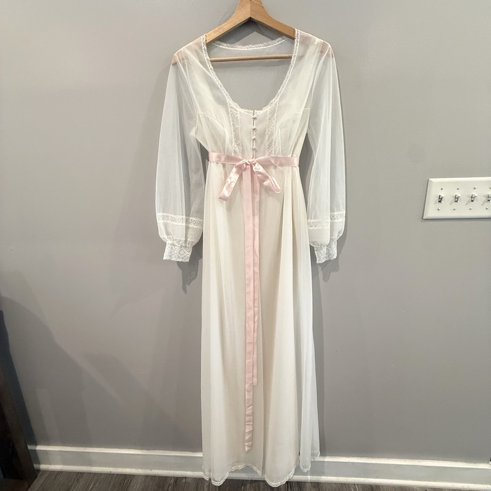 VTG Vanity Fair Peignoir Robe Nightgown Set Ivory Lace Pink Ribbon Bridal 34