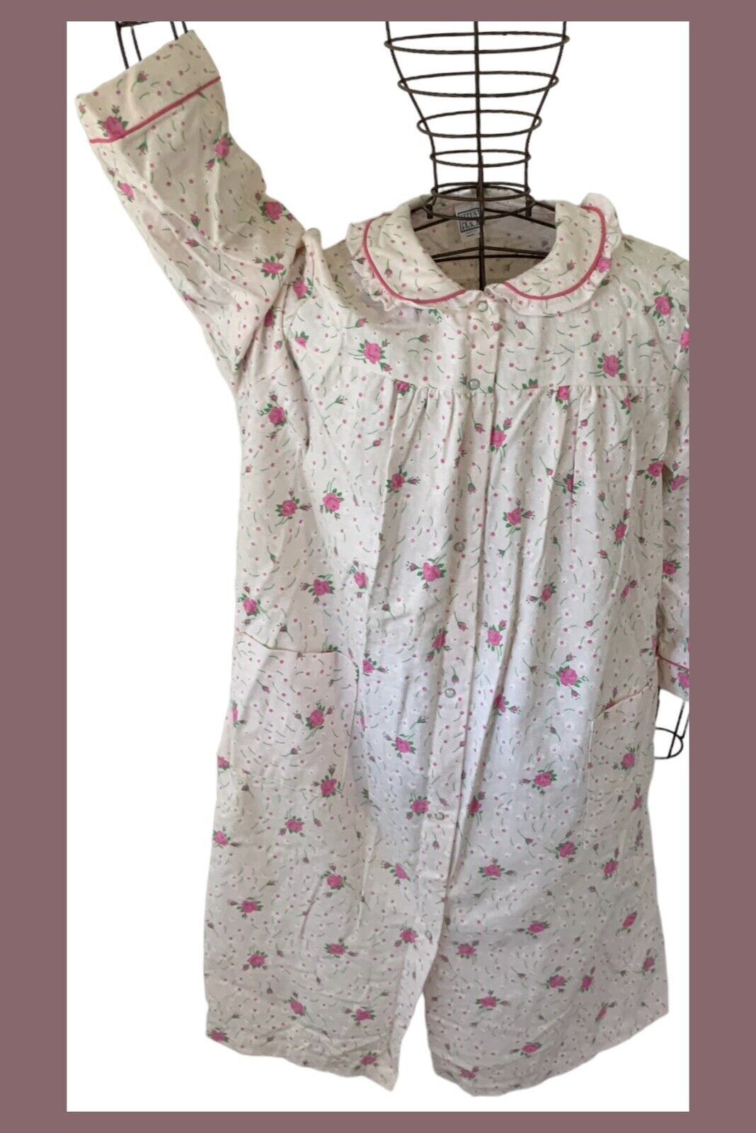 Vtg Izzy&rsquo;s Place Womens Robe/ Housecoat 100% Cotton Pink Floral Sz 44-24½ – NWT