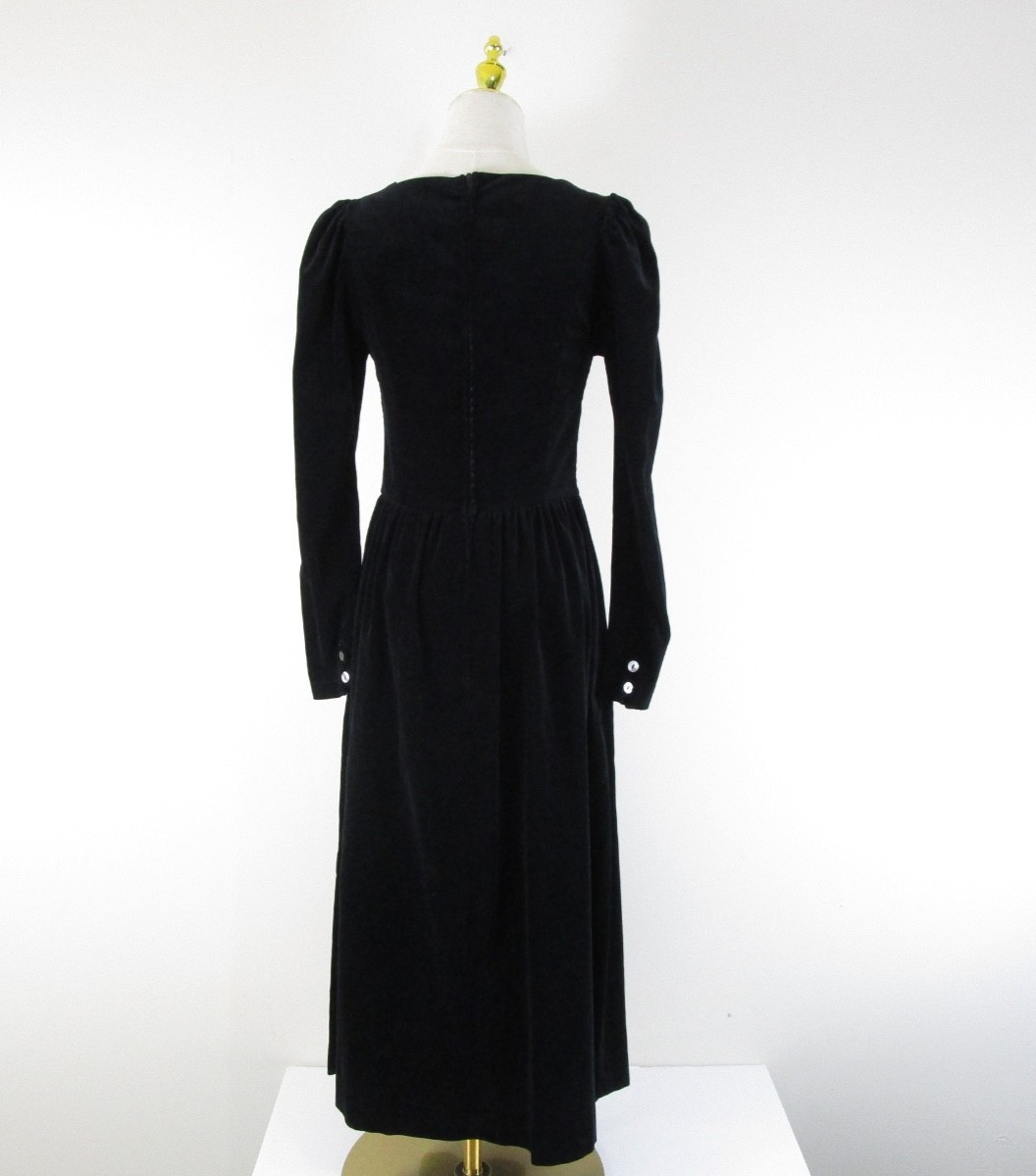 Vintage Laura Ashley Solid black Velvet Victorian Long Sleeve Dress Size 8