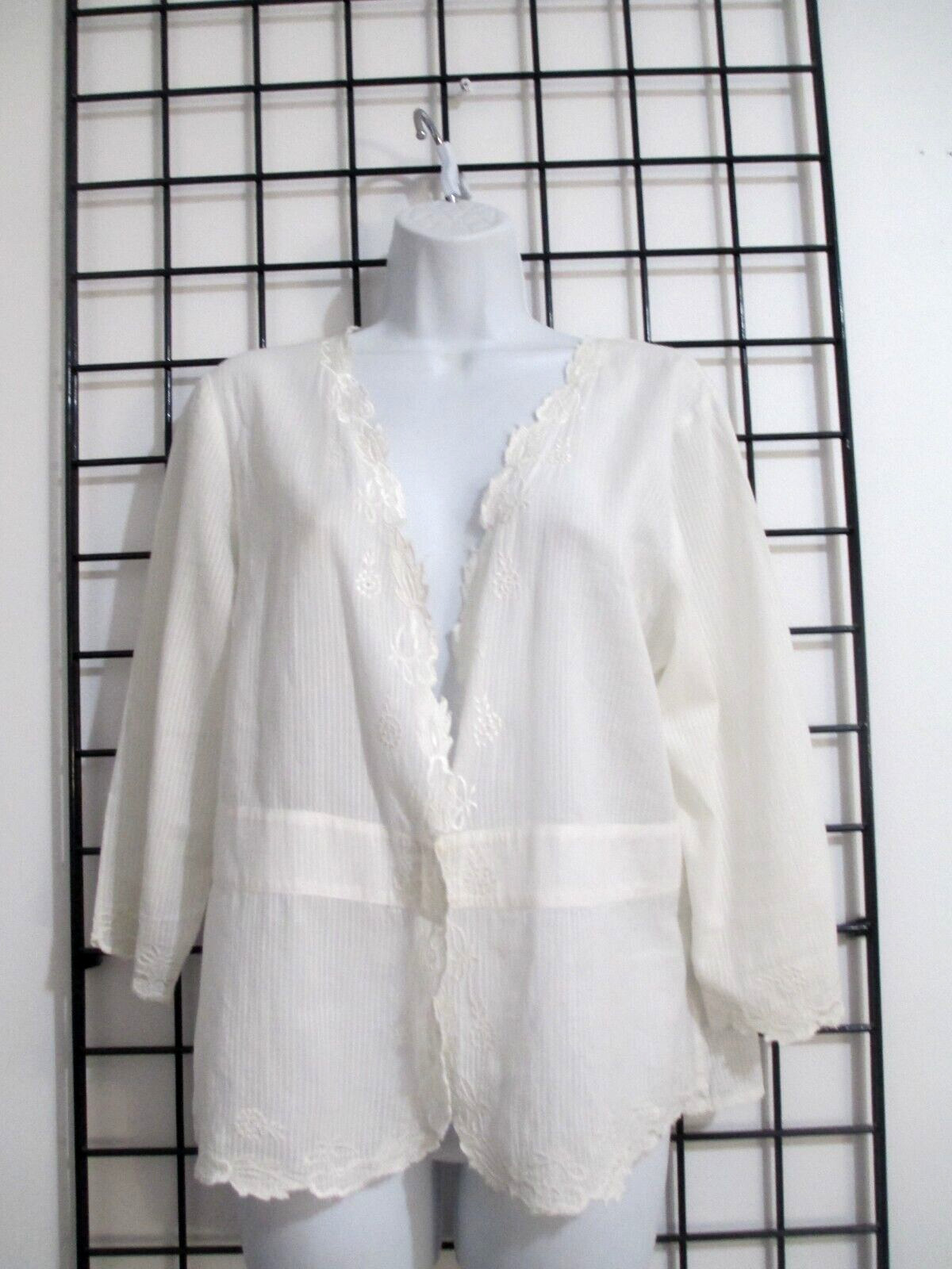 VINTAGE APRIL CORNELL FOR ORVIS 🌸 MEDIUM ==IVORY EMBROIDERED TOPPER BLOUSE