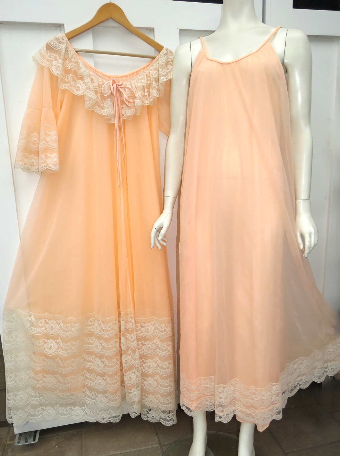Vtg INTIME Bright Pink Coral Sheer Chiffon Peignoir Robe Nightgown RUFFLES L