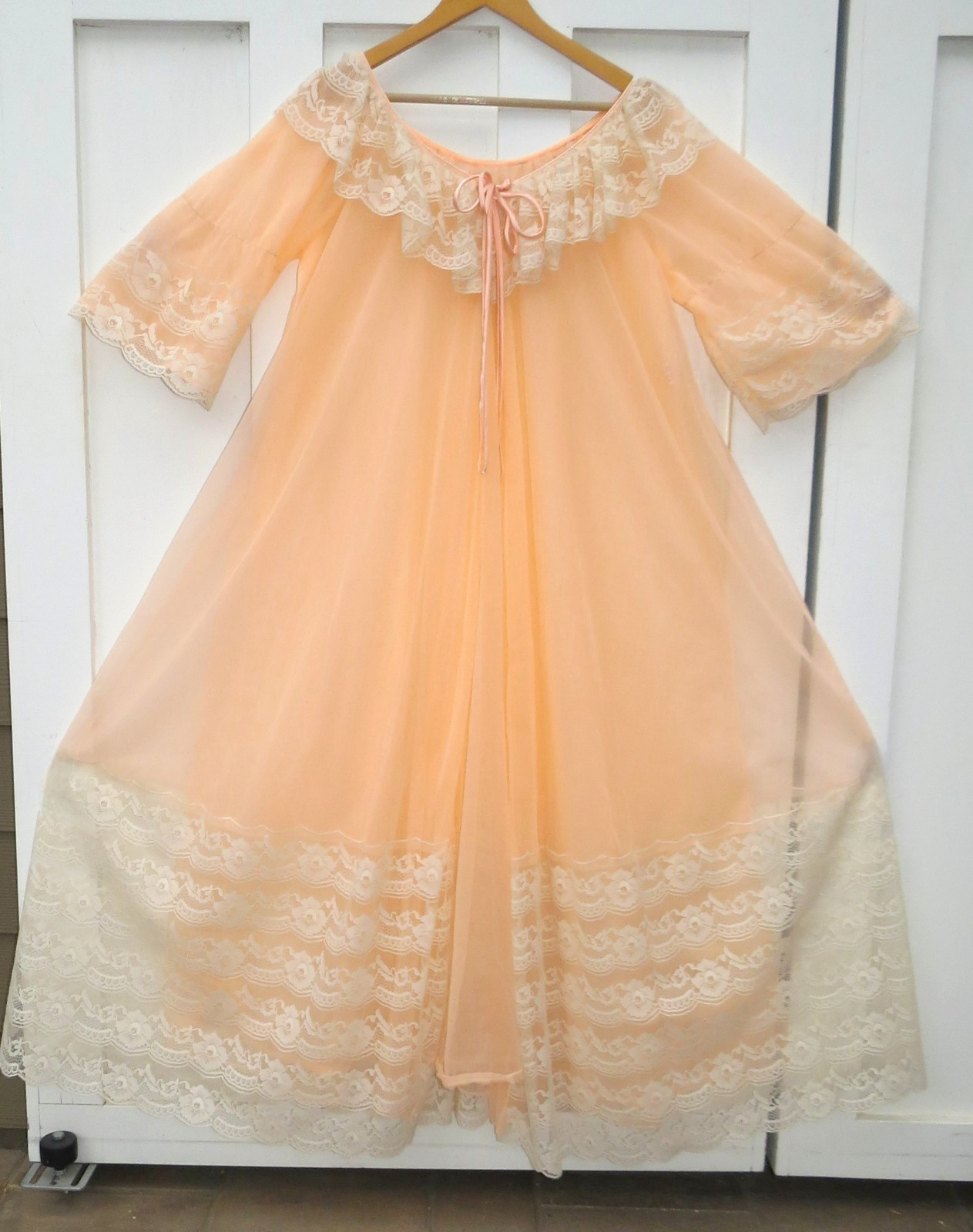 Vtg INTIME Bright Pink Coral Sheer Chiffon Peignoir Robe Nightgown RUFFLES L