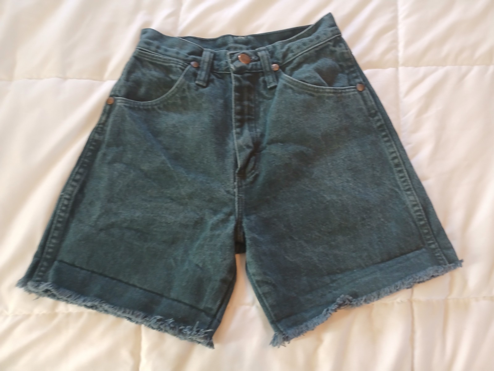 Vintage Wrangler Jean Shorts Made In USA Women&rsquo;s 22&Prime; (0-1) Cut Off Green Denim