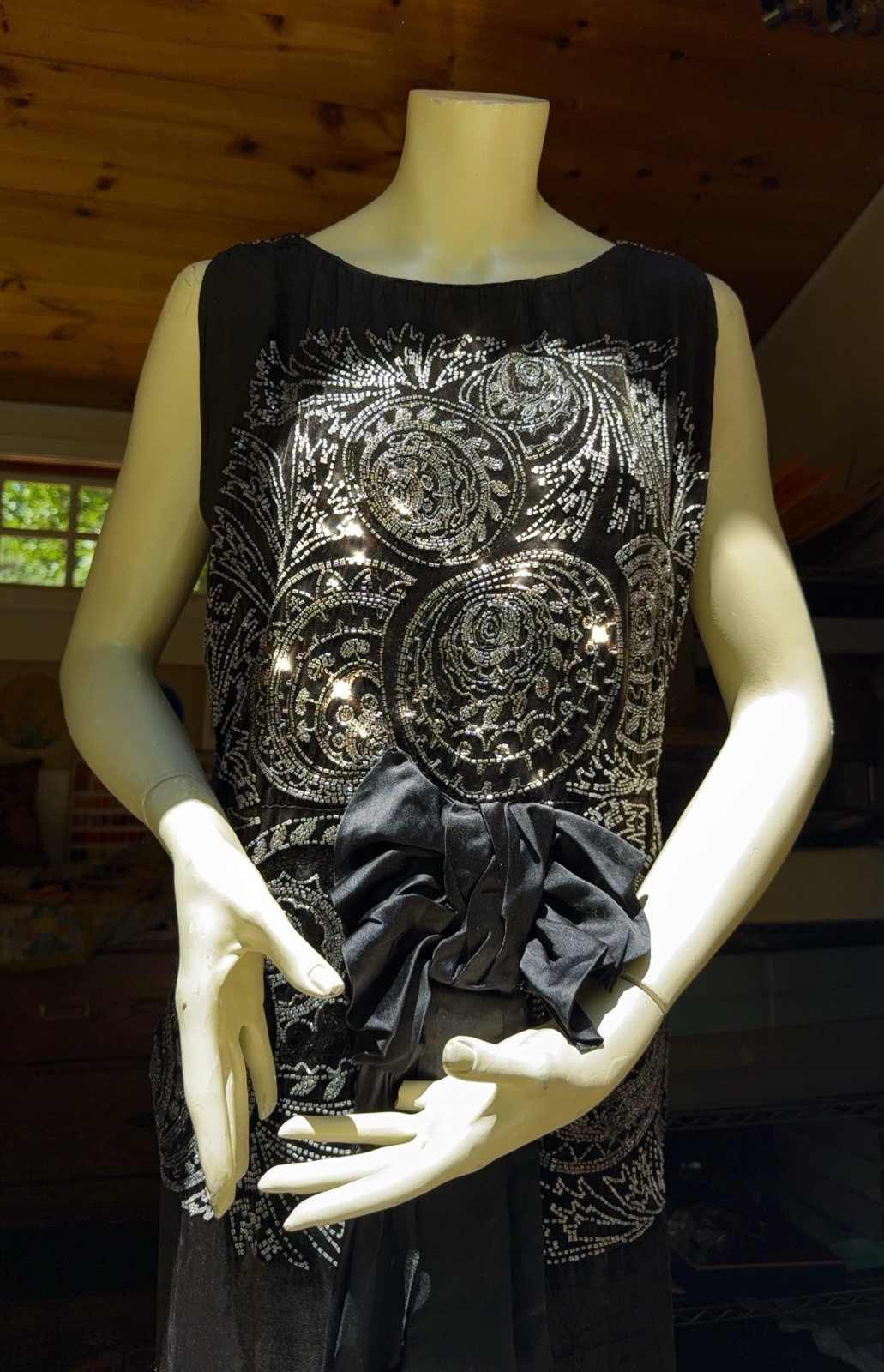 VINTAGE 1920 BEADED VELVET SHEATH