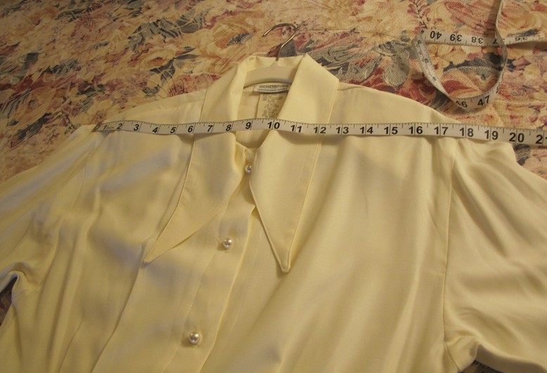 Sostanza DRAGON blouse REDUCED~Vintage 70s~Wmns Sz M~USA MADE~Cream~FREE H