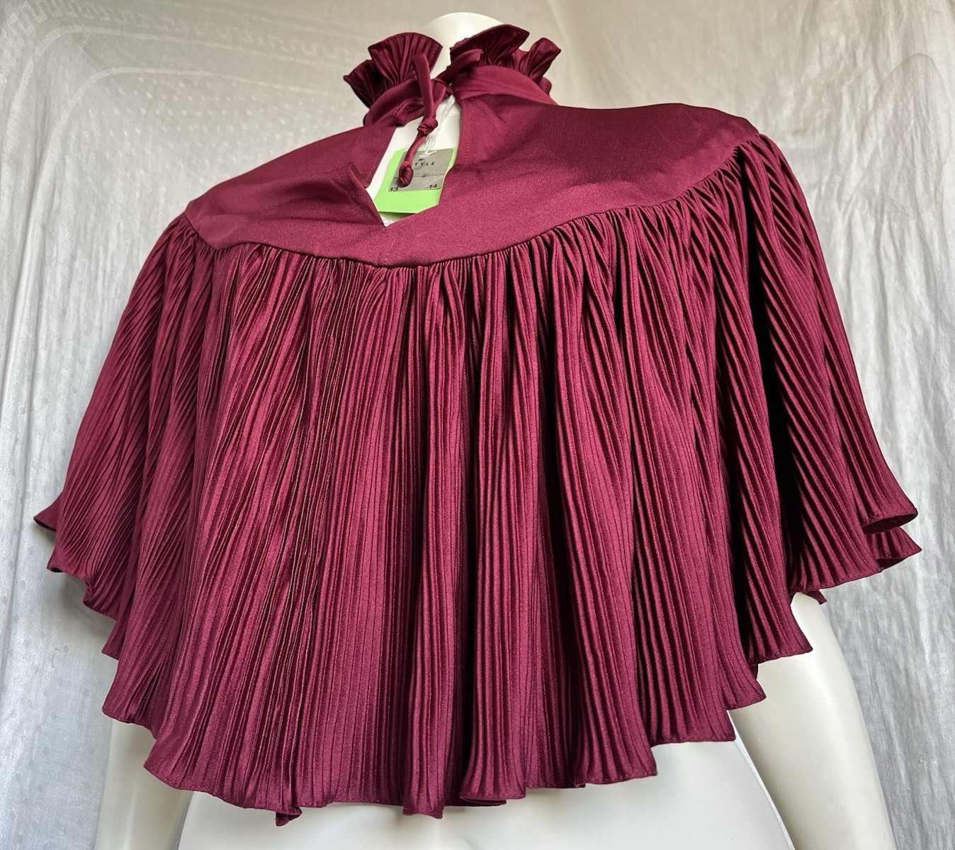 Vintage 1970s Capelet Cape Topper Ruffle Collar Pleated Gothic Vampy Evening Med