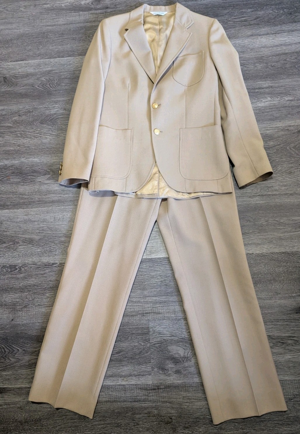 vintage J.G. Hook women&rsquo;s pantsuit is a classic example of 1970s preppy…