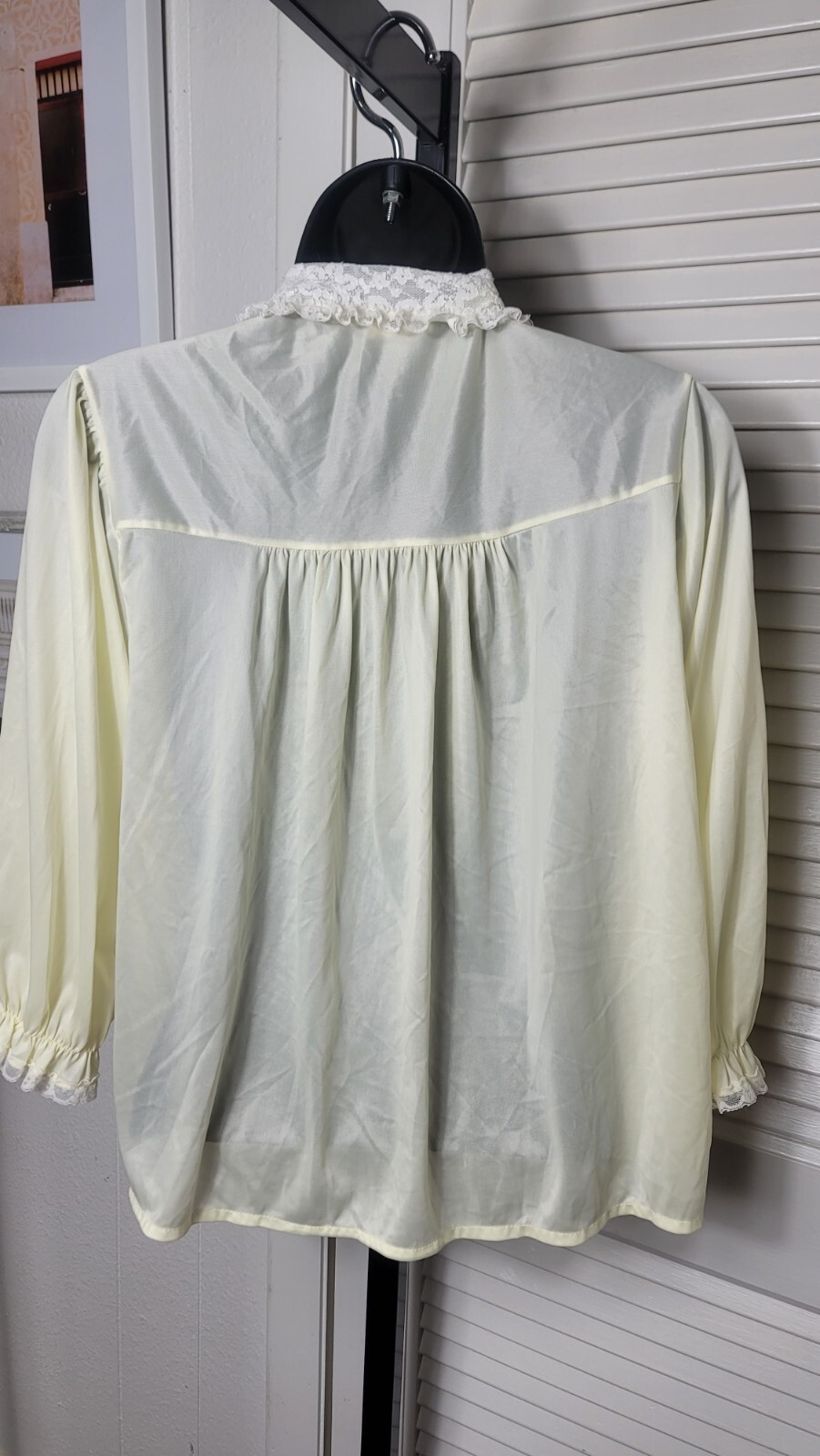 PHILMAID Pale Yellow Button Nylon SHEER LACE BED JACKET 1960s Lingerie 32/34