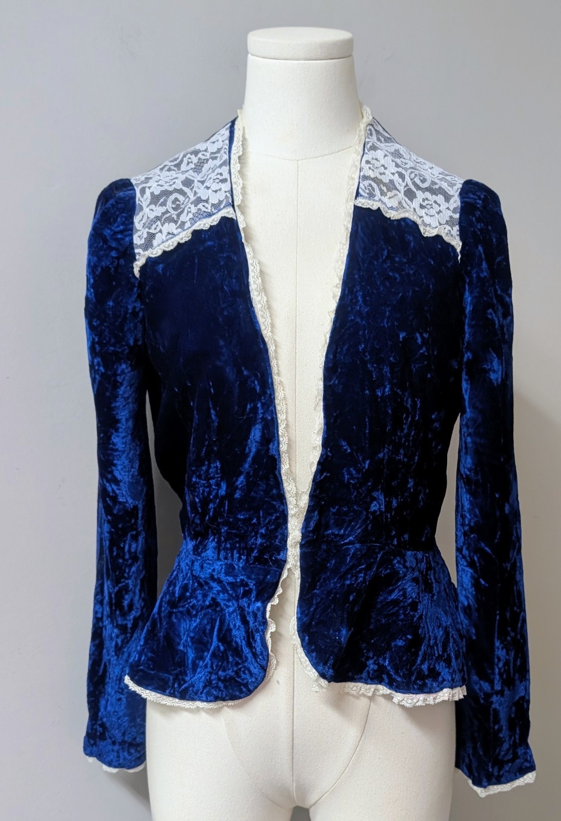 Vintage Victorian Renaissance Style Blue Crushed Velvet White Lace Open Top XS/S