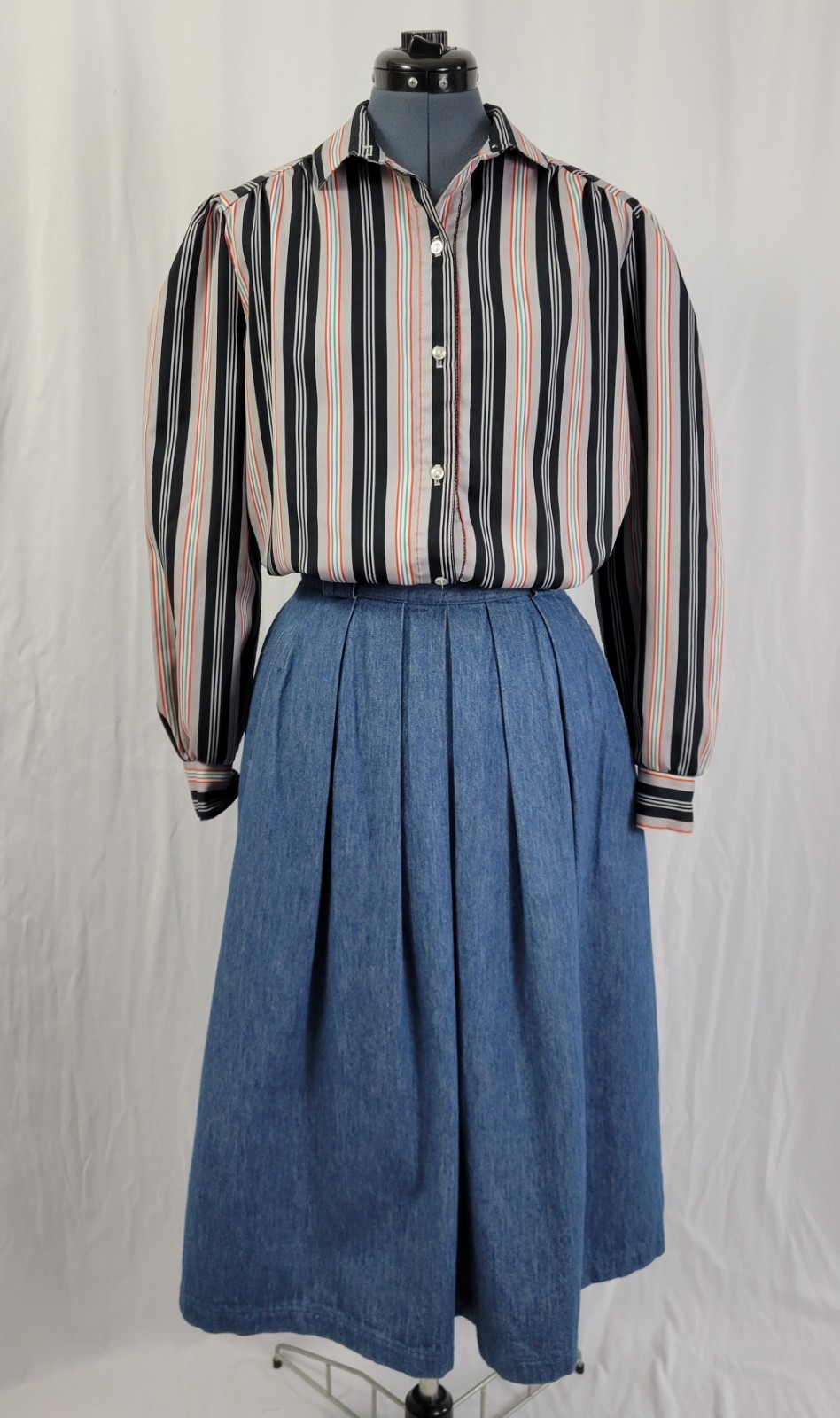Vintage Grey & Black Striped Button Down Top w Red/Teal/Purple Accent Size 16