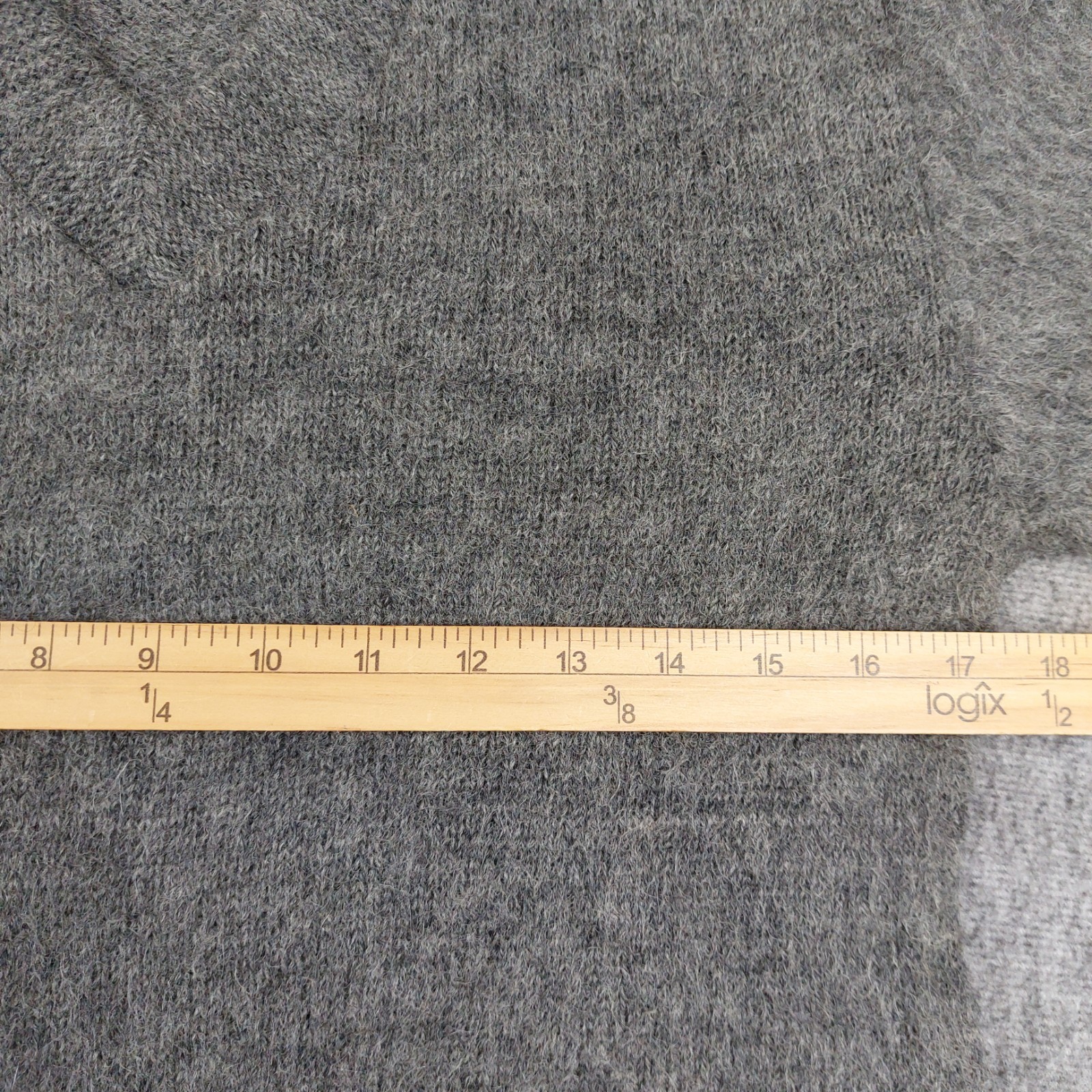 VTG Amcrest Wool 75% Mohair 25% V Neck Sweater Women&rsquo;s Small Shaggy Made in USA