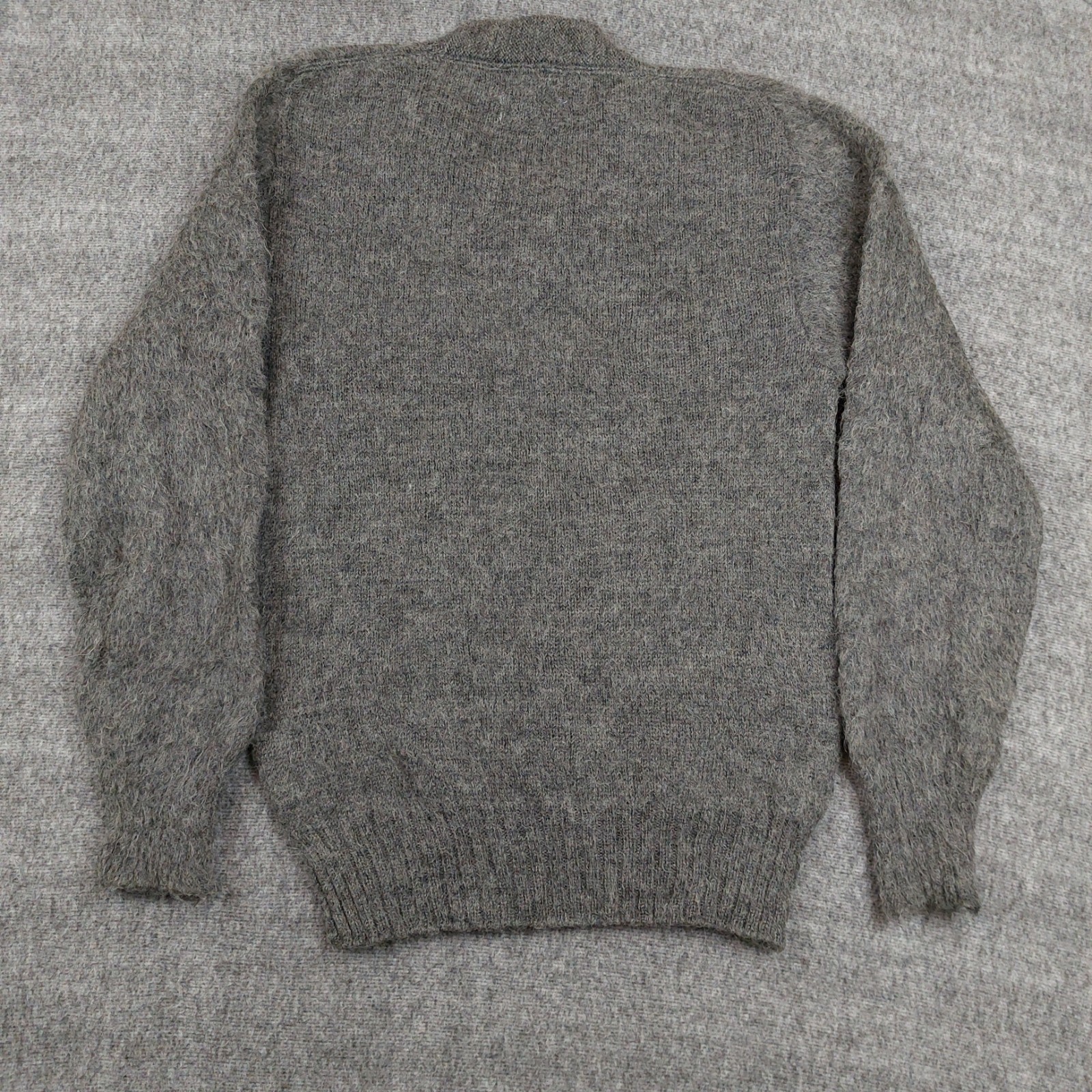 VTG Amcrest Wool 75% Mohair 25% V Neck Sweater Women&rsquo;s Small Shaggy Made in USA