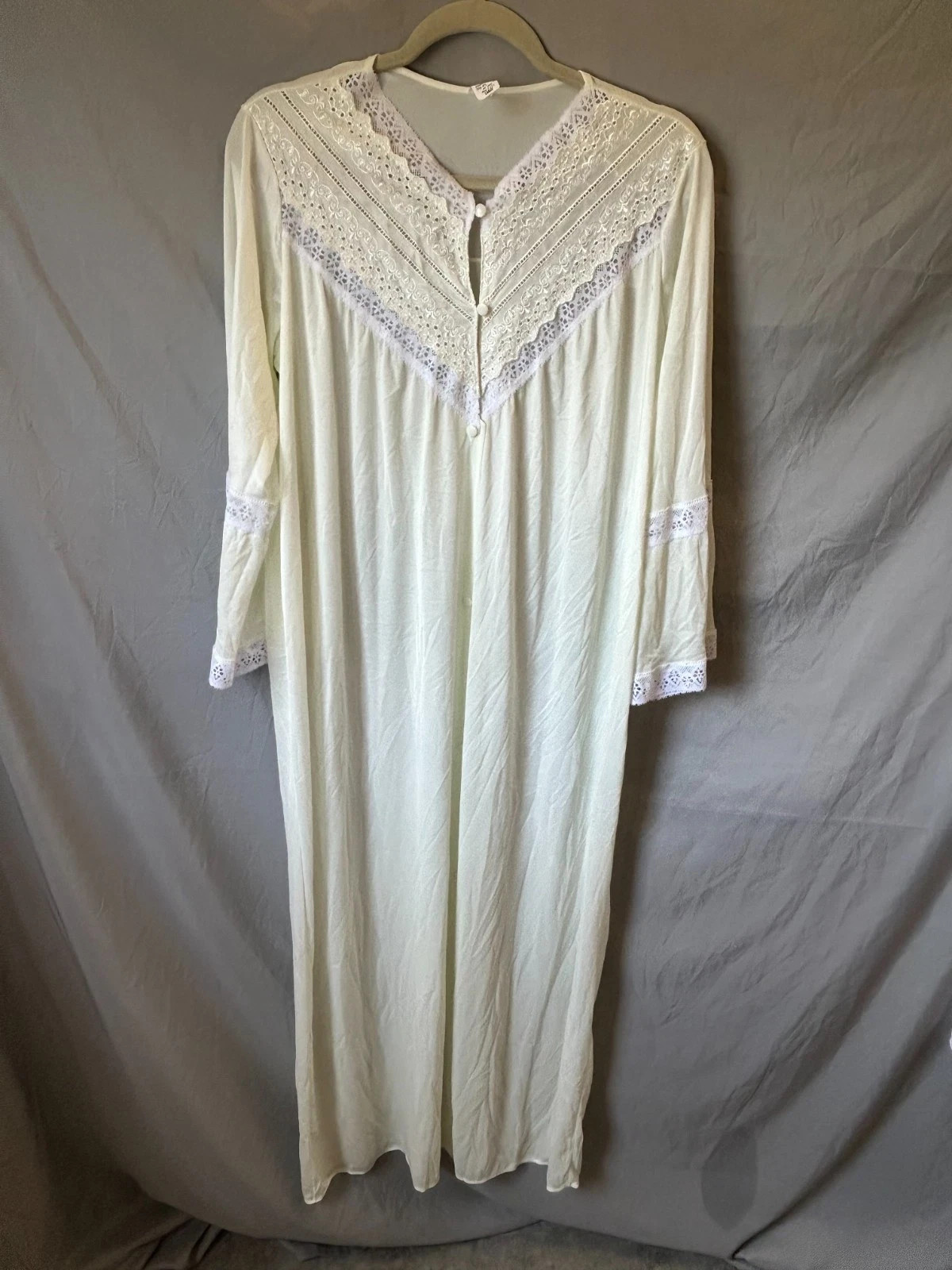 Vintage Nightgown Ivory Lace Details Button Front Nylon Made USA Women&rsquo;s Large