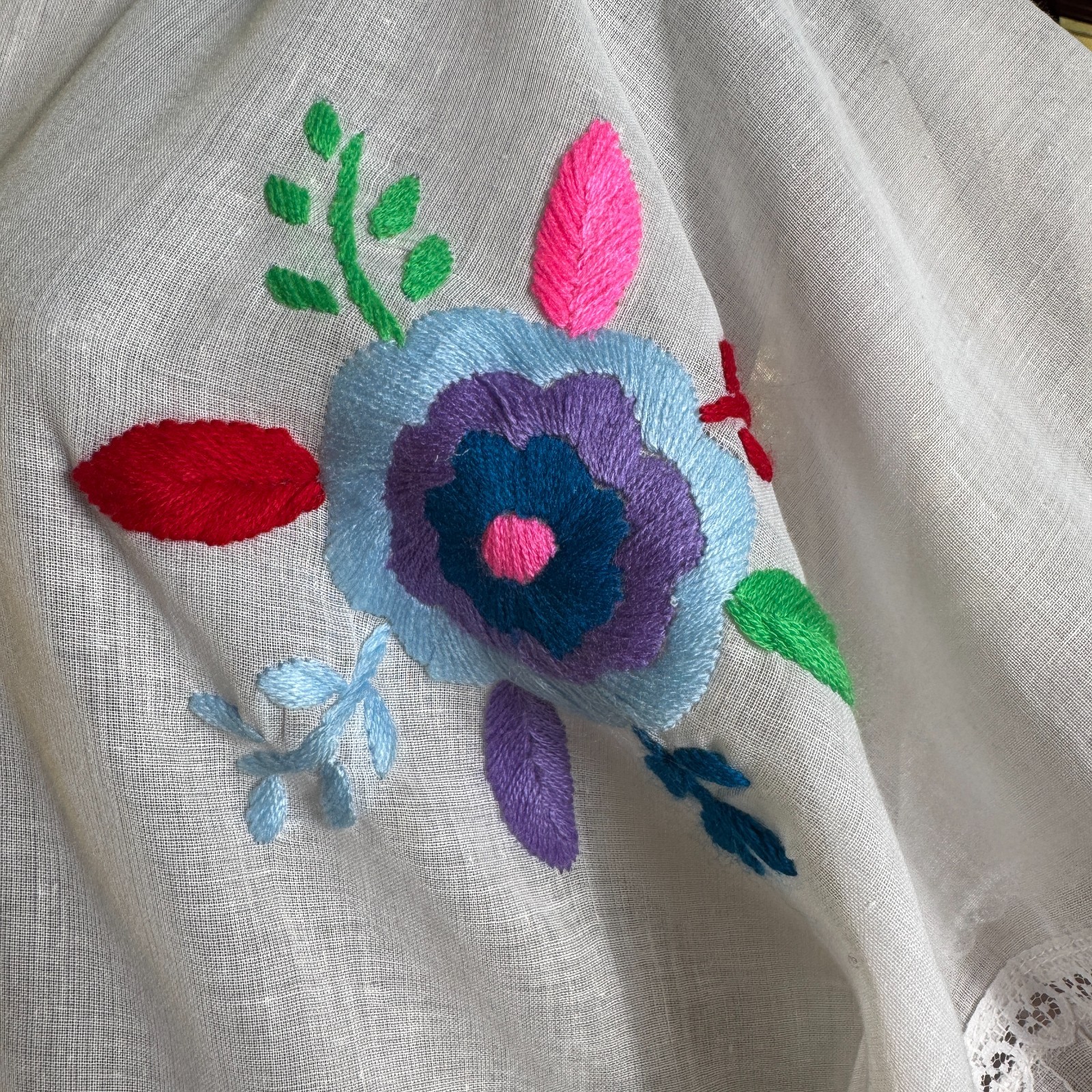 Vintage 1970s Kaftan Hand Embroidered Floral Motifs Folk Art Festival Poncho OS