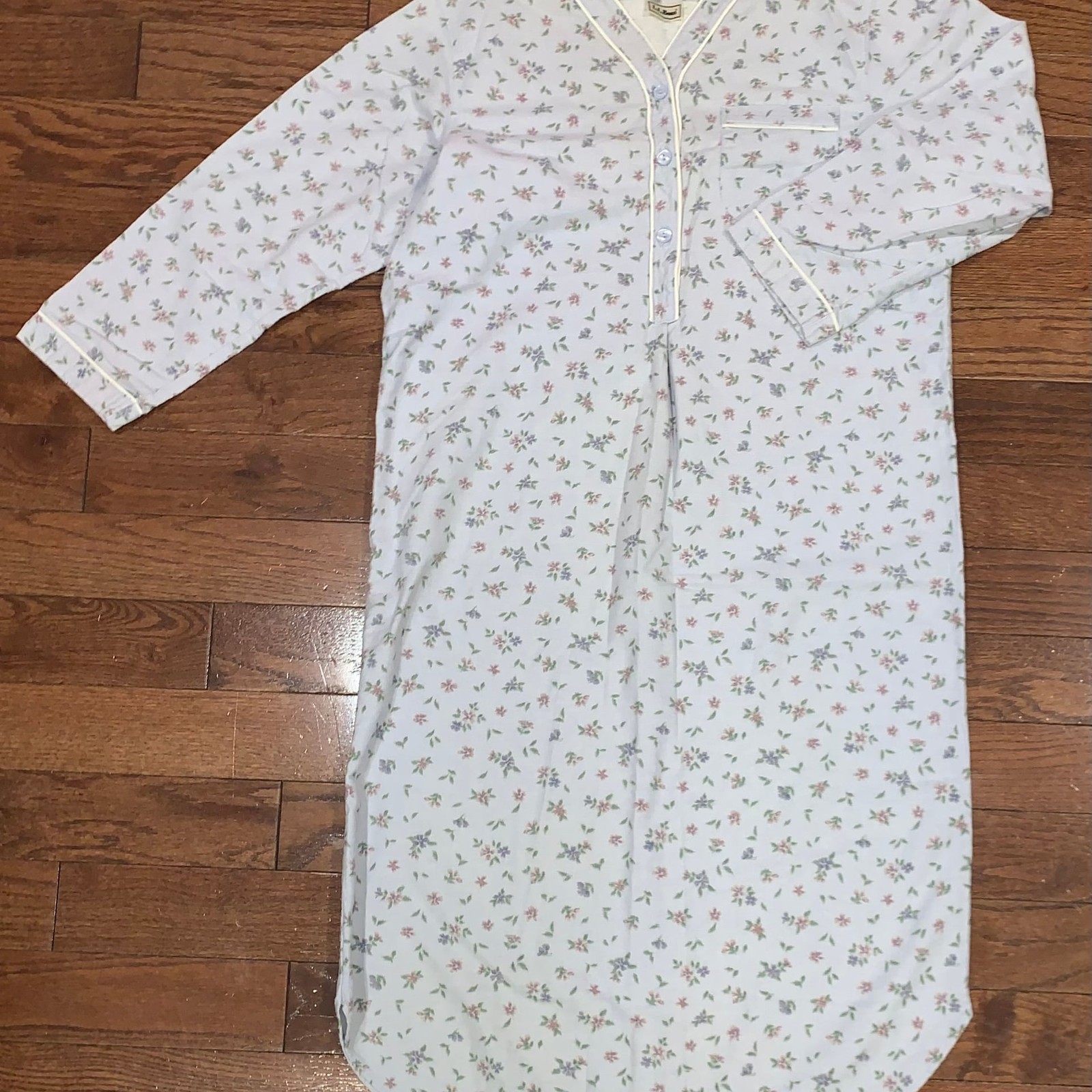 VTG L.L. Bean Floral Nightgown 100% Cotton Vintage Sleepwear P2P 22.5”