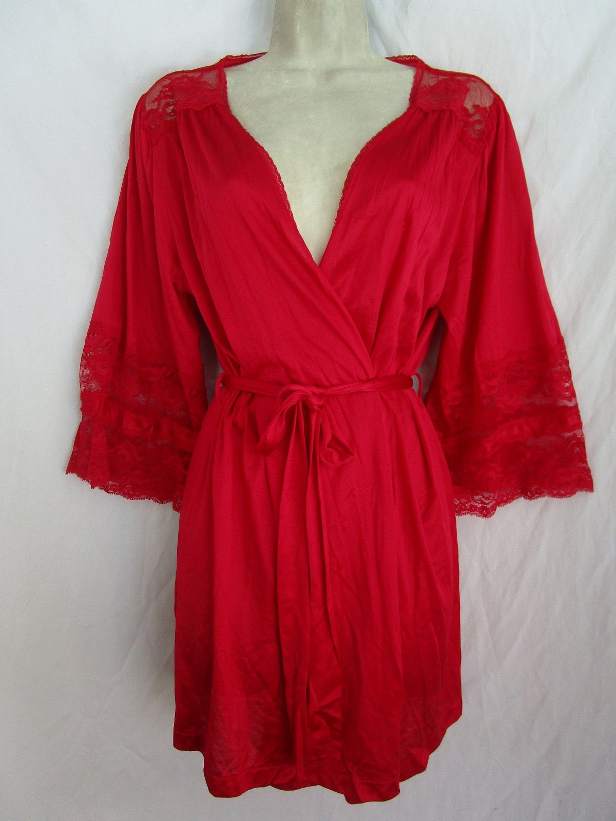 Vtg TexSheen Slinky Shiny RED Short Wrap Robe All Nylon 7&Prime; Sleeve Lace M