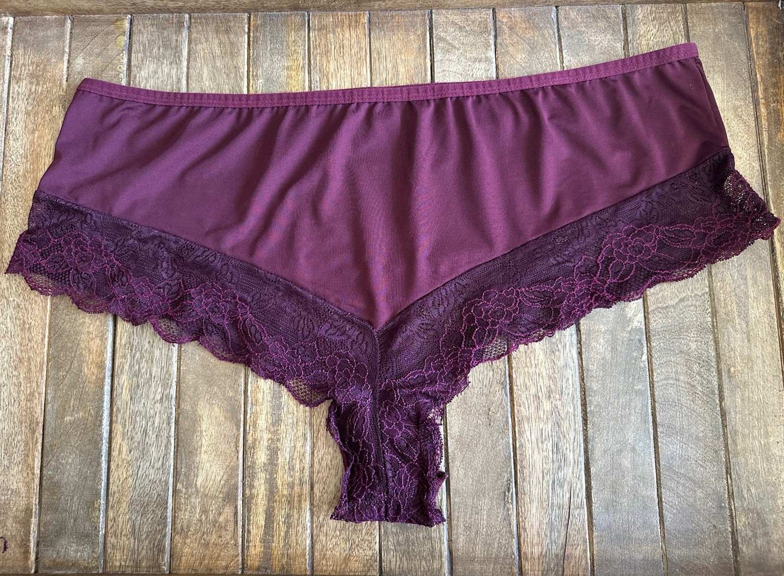 Vtg XOXO 1X 2X Burgundy Silky Bikini Hip Hugger Panties W Lace Trim