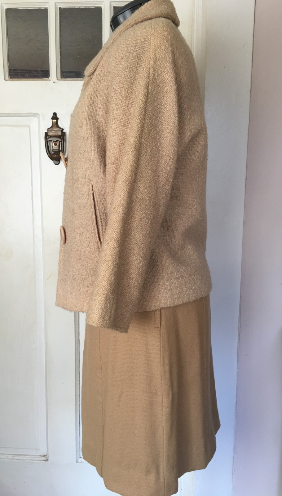 1940s Malwin Ivey&rsquo;s L Textured Wool Oatmeal Swing Box Suit Jacket Fully Lined