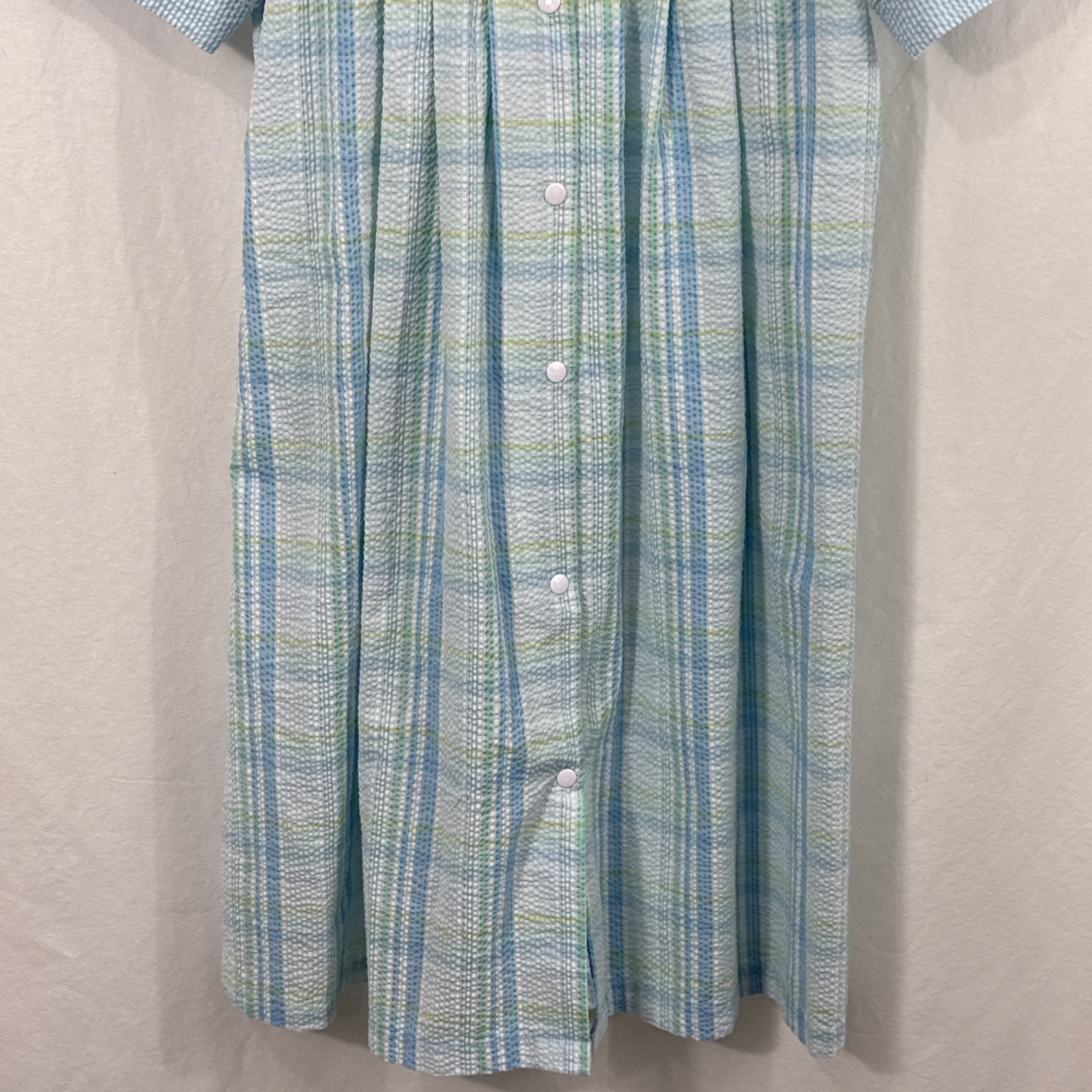Vintage Miss Elaine Woman’s Nightgown M White Waffle Snap Dress Floral Detail