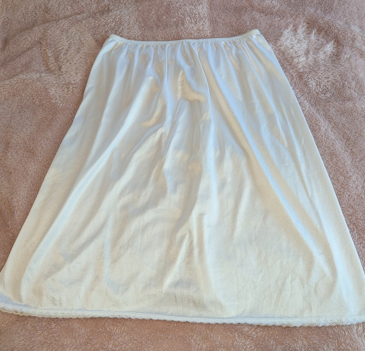 2-Women&rsquo;s Size L White Half Slips W/Slit-Vassarette