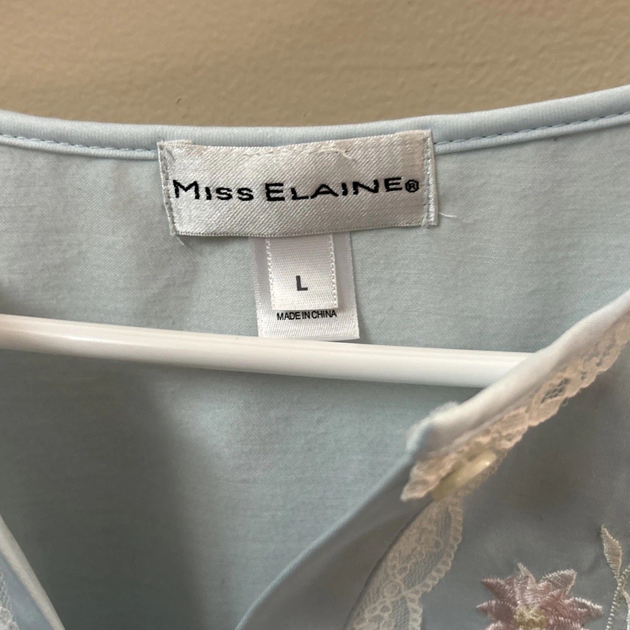 New VTG Miss Elaine Soft Granny Core Nightgown Embroidered Floral Neckline Large