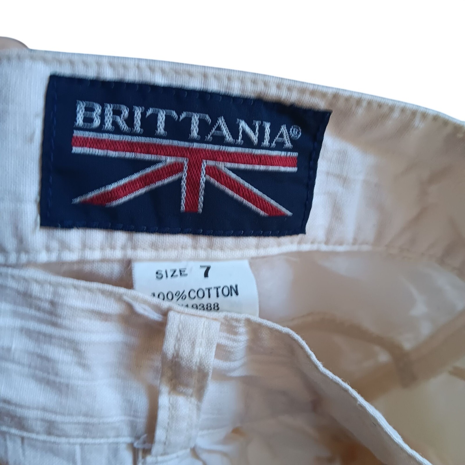 Size 7 Vintage 80&rsquo;s 26×28 Brittania Womens White Cotton Jeans High Waisted Boho