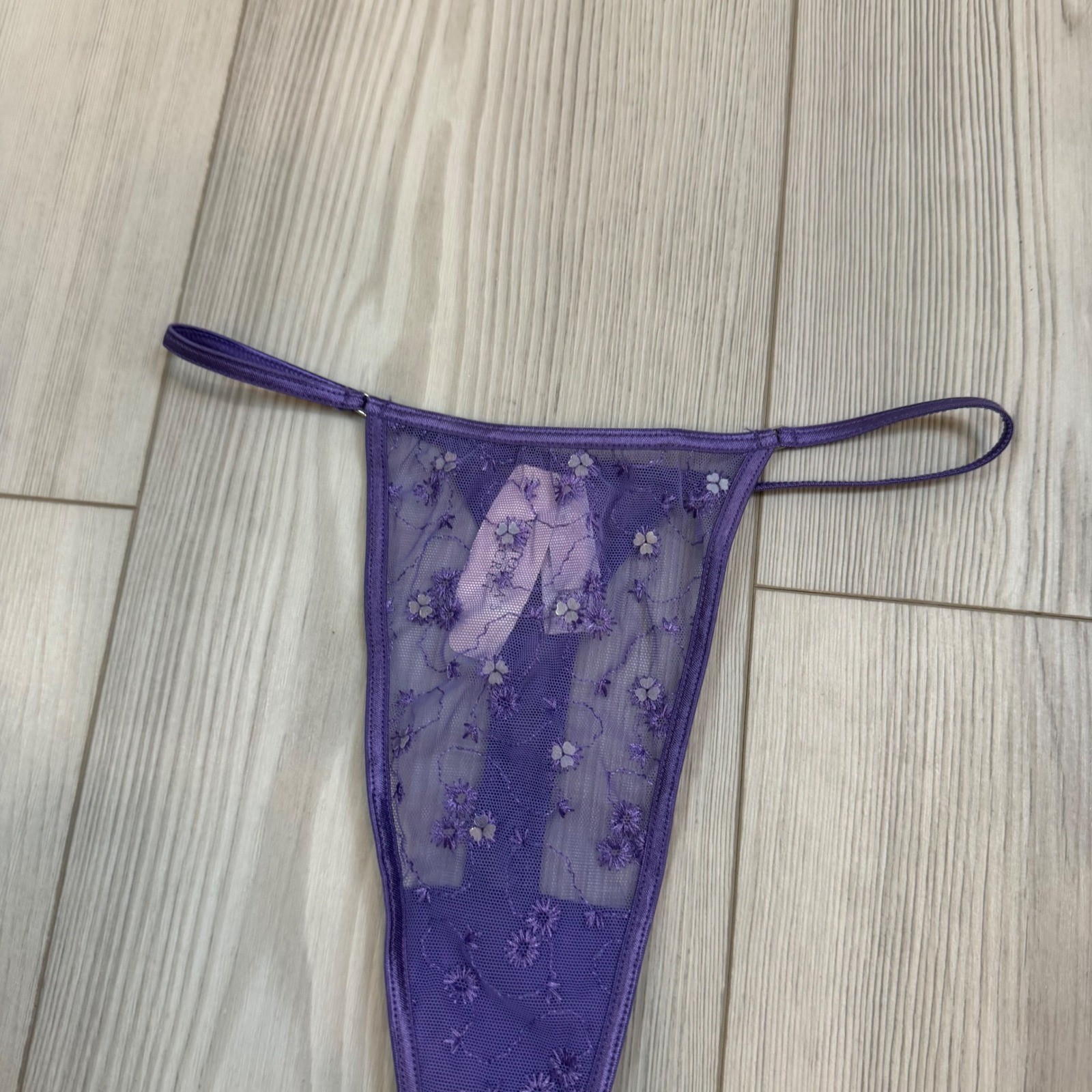 Vintage 2001 Victoria&rsquo;s Secret Purple Floral Mesh Sequin Thong V-String NWT S