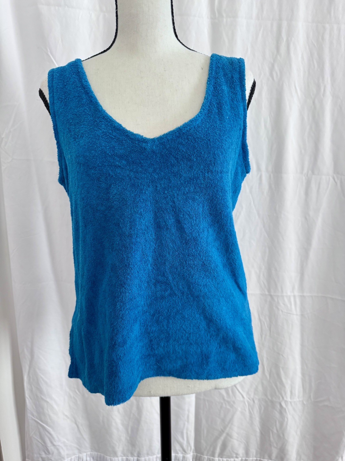 1980’s Vintage Vibrant Blue V-Neck Tank Top