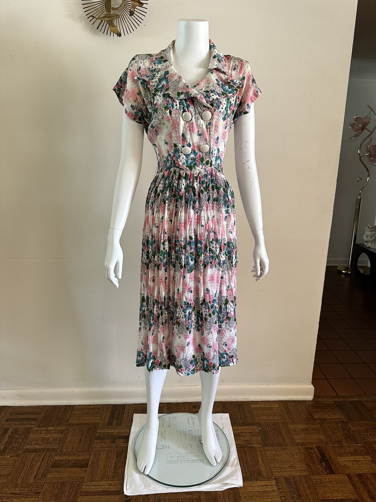 Vintage 1940s Floral Crepe Day Dress Big Collar Novelty Print Pink Blue Small