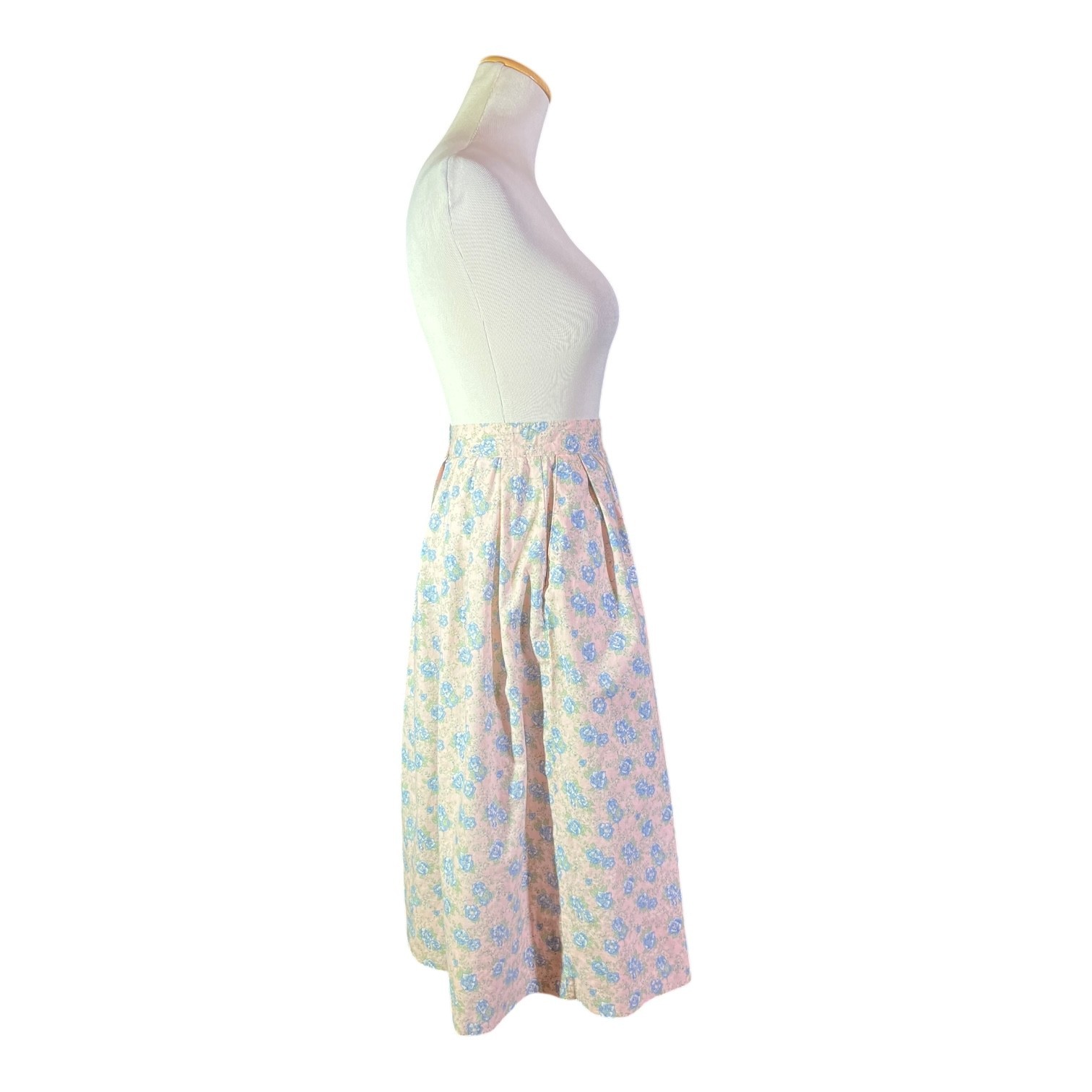 Vintage Selections by Manor House 25&Prime; Waist Skirt Cotton Floral Pink Pleated